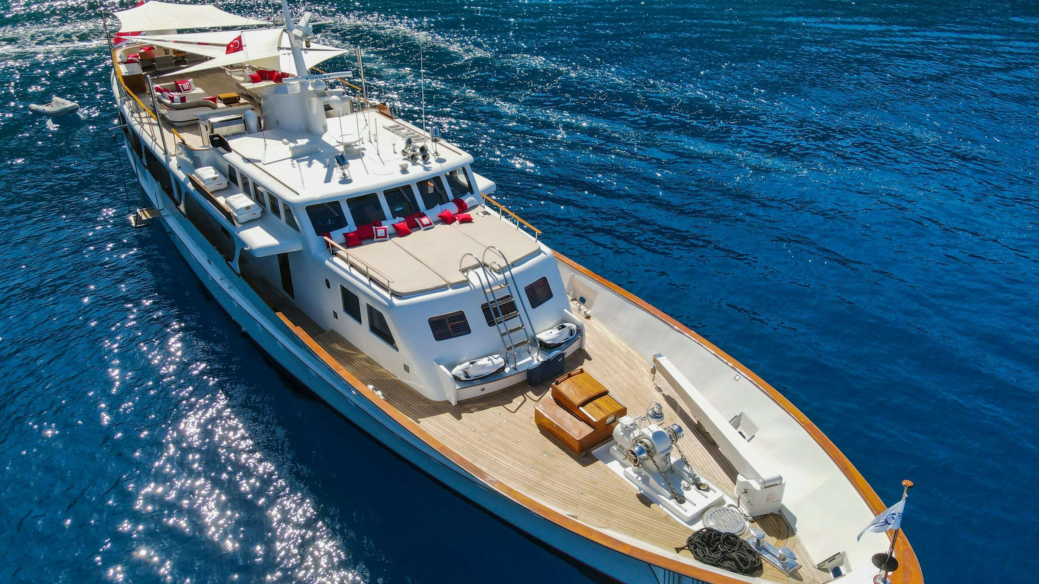 102 Luxury yacht ALHAMBRA.jpg
