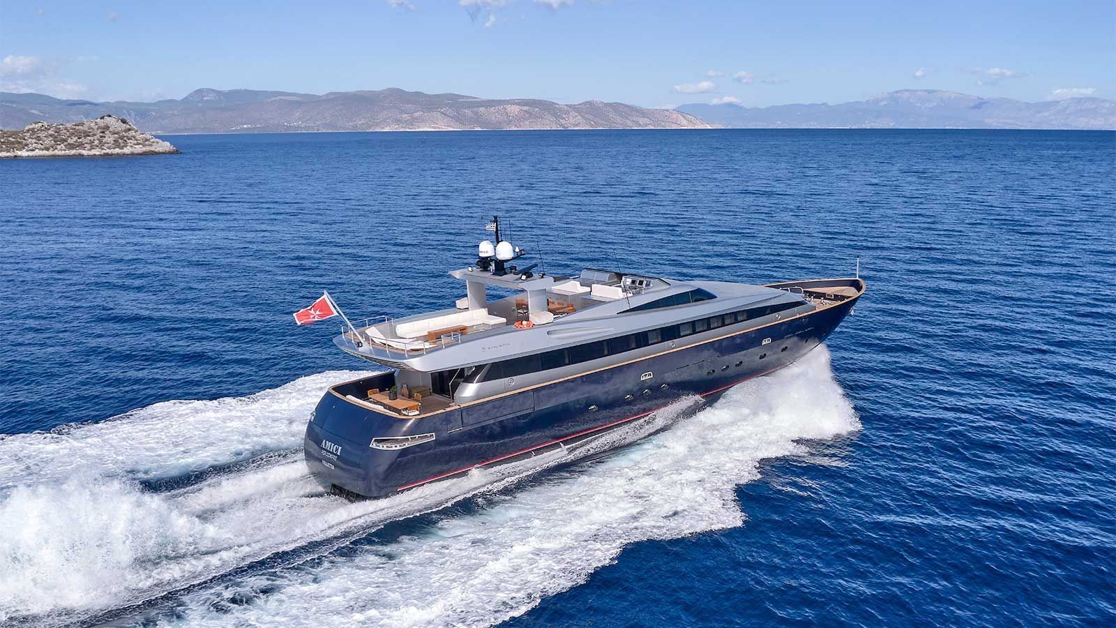102 Luxury yacht AMICI PER SEMPRE.jpg