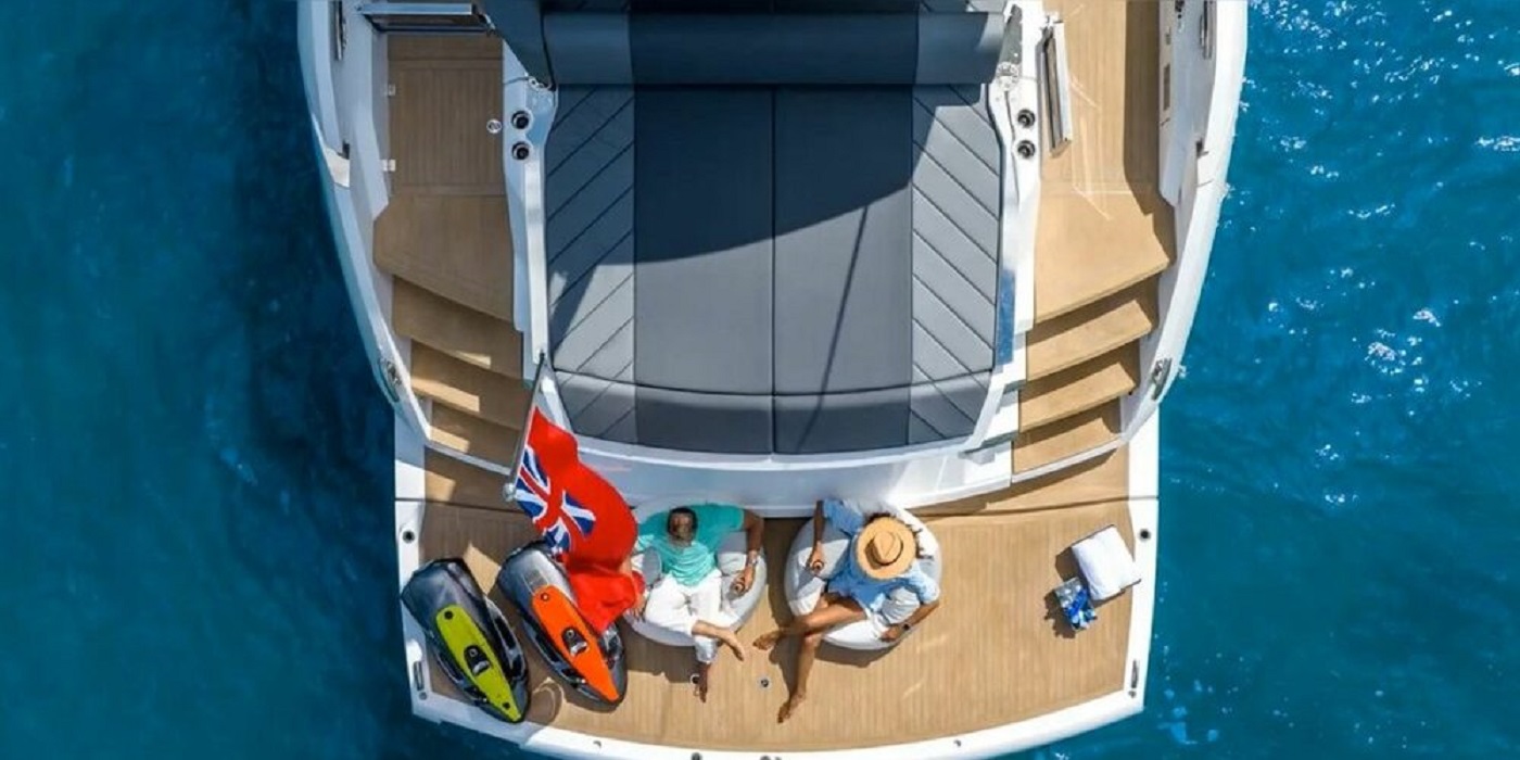 102 Luxury yacht AQUA.jpg