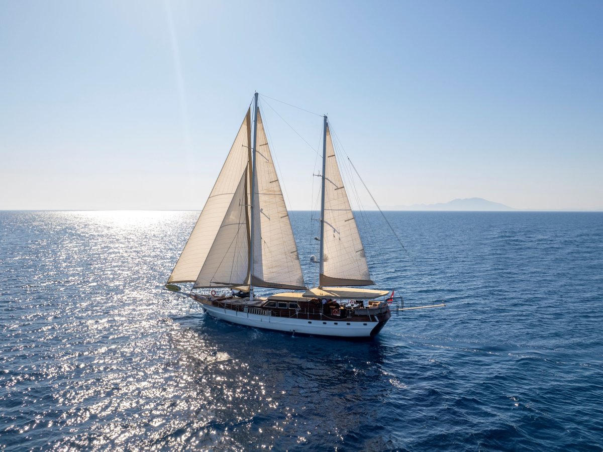 102 Luxury yacht ARABELLA.jpg