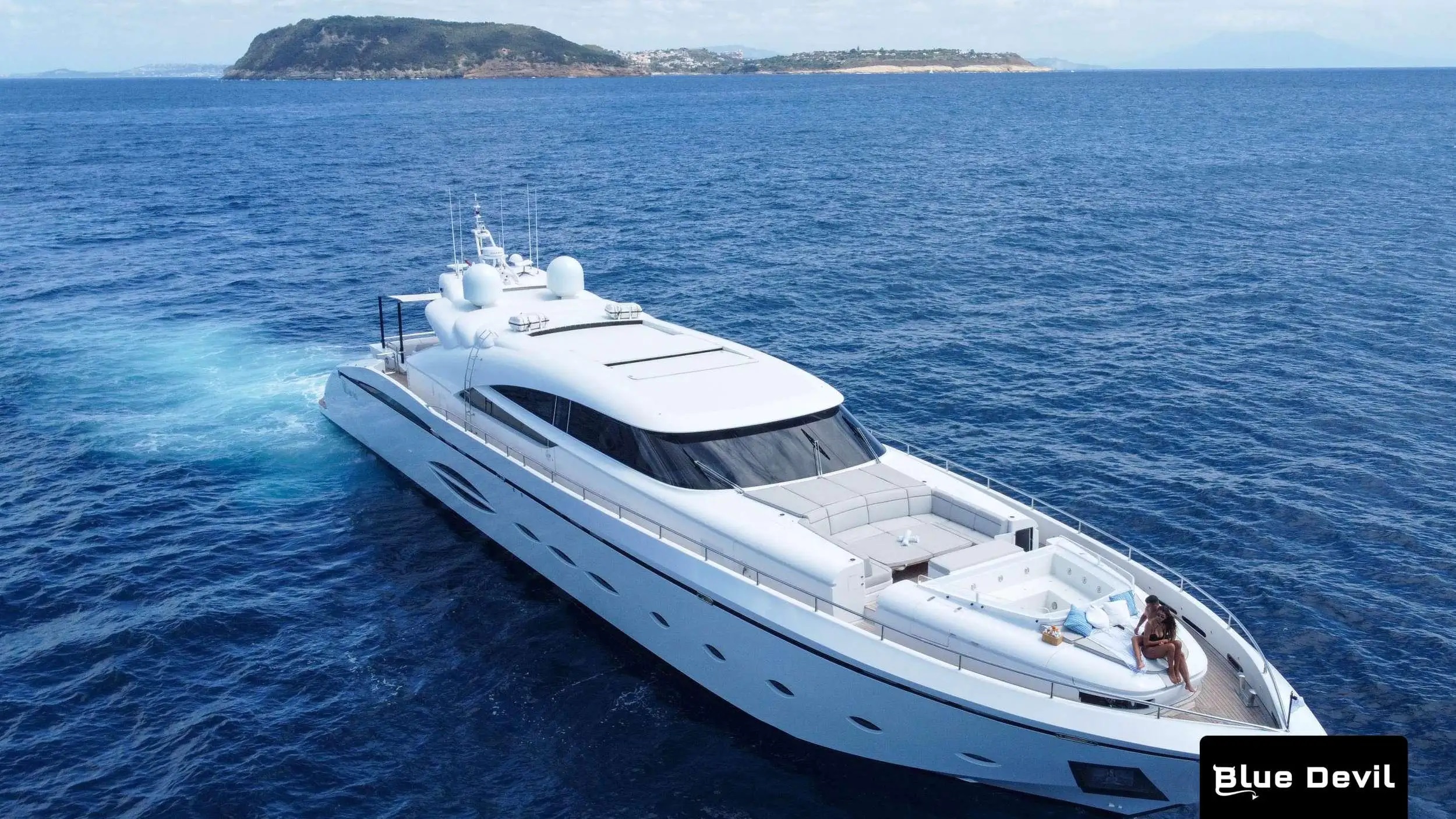 102 Luxury yacht BLUE DEVIL.jpg