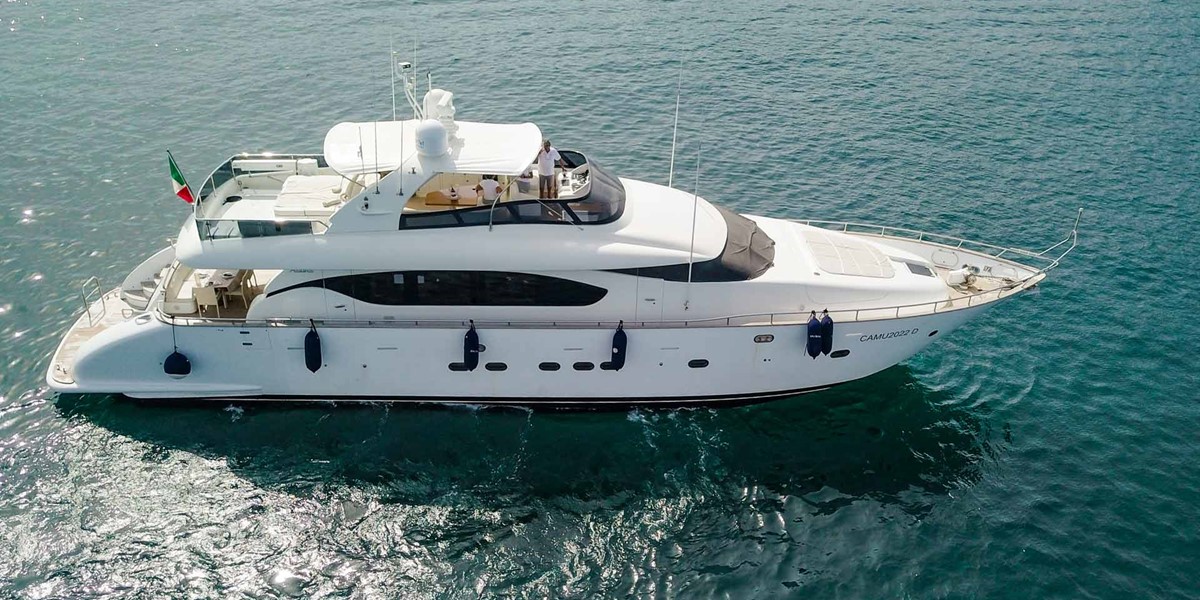 102 Luxury yacht DUBAI.jpg