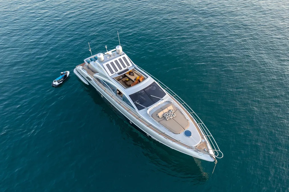 102 Luxury yacht FALCH.jpg
