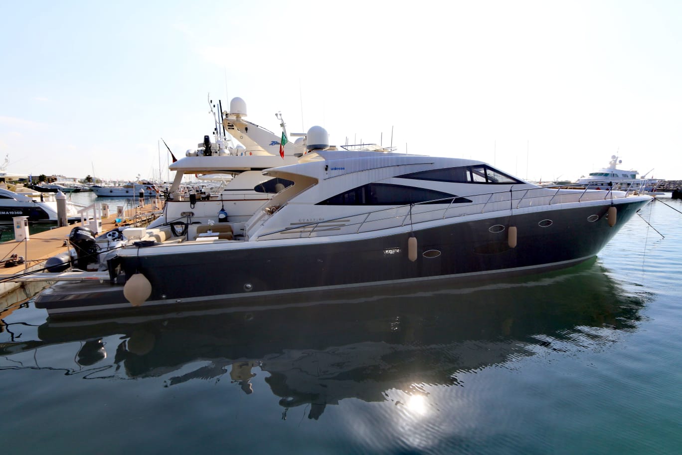 102 Luxury yacht GUARFIRO.jpg