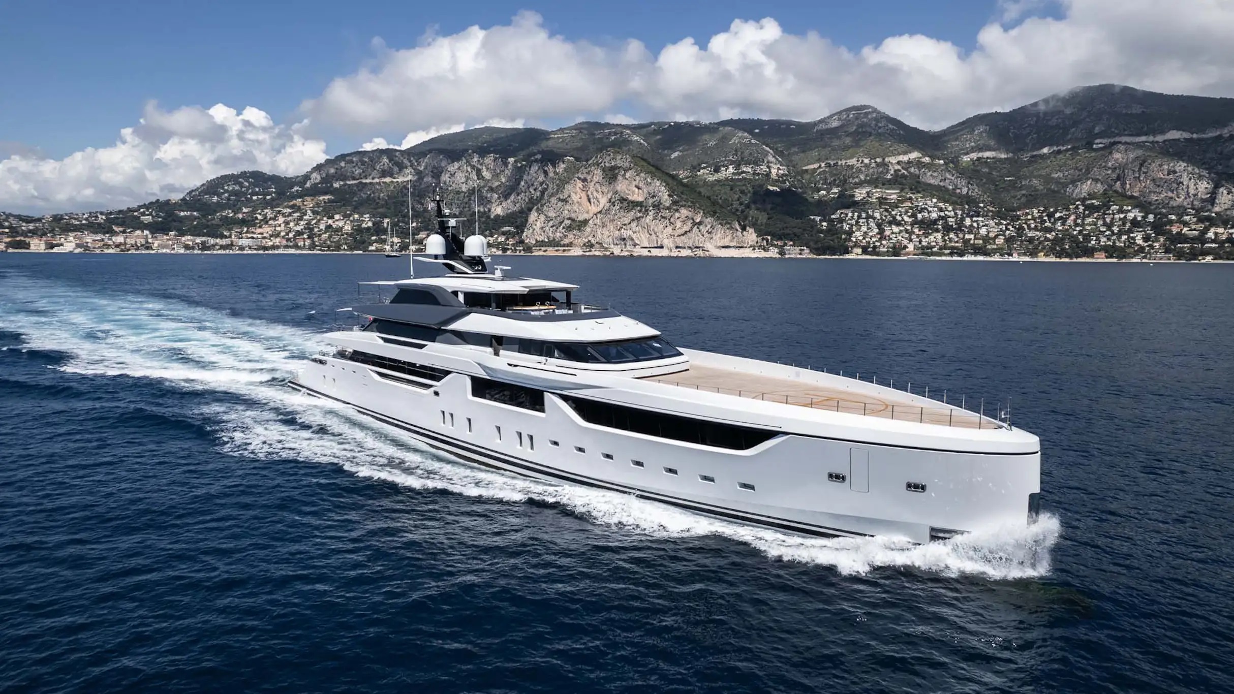102 Luxury yacht MALIA.jpg
