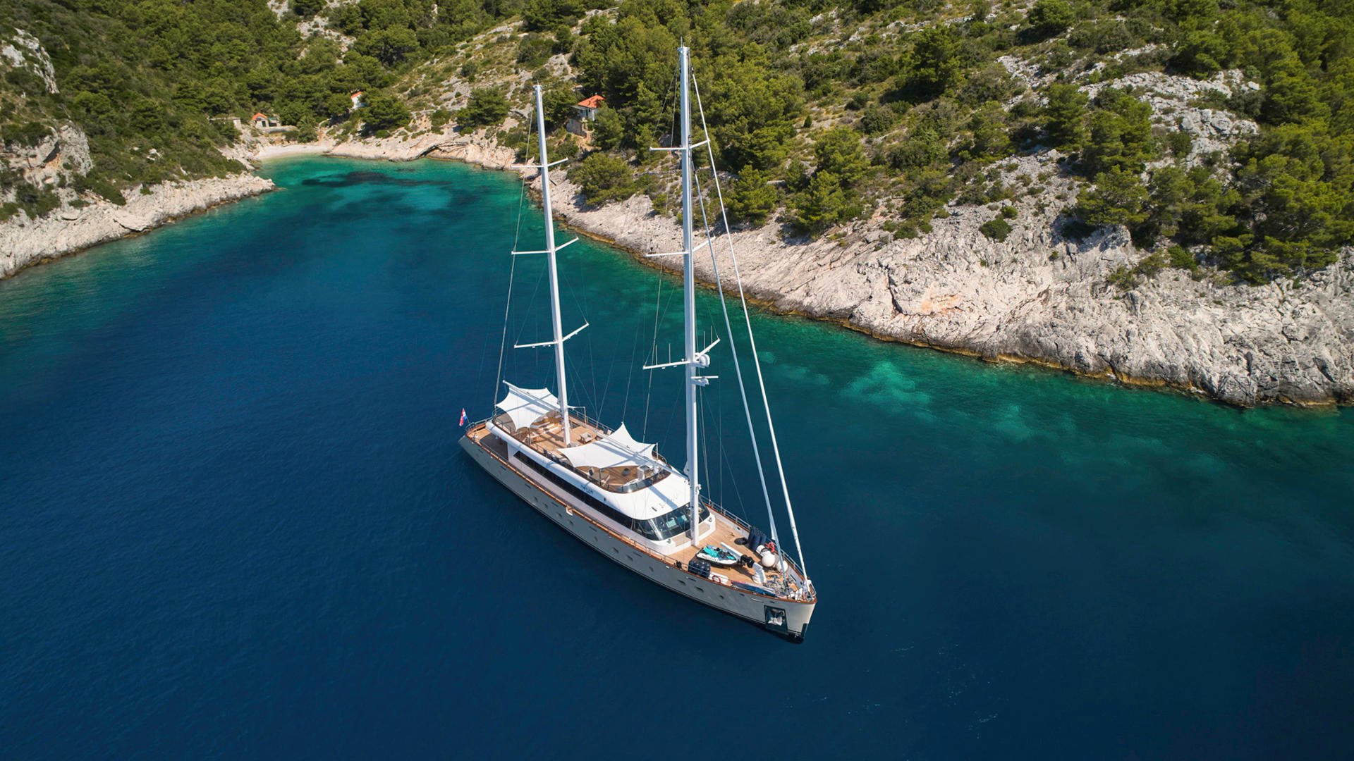 102 Luxury yacht MARALLURE.jpg