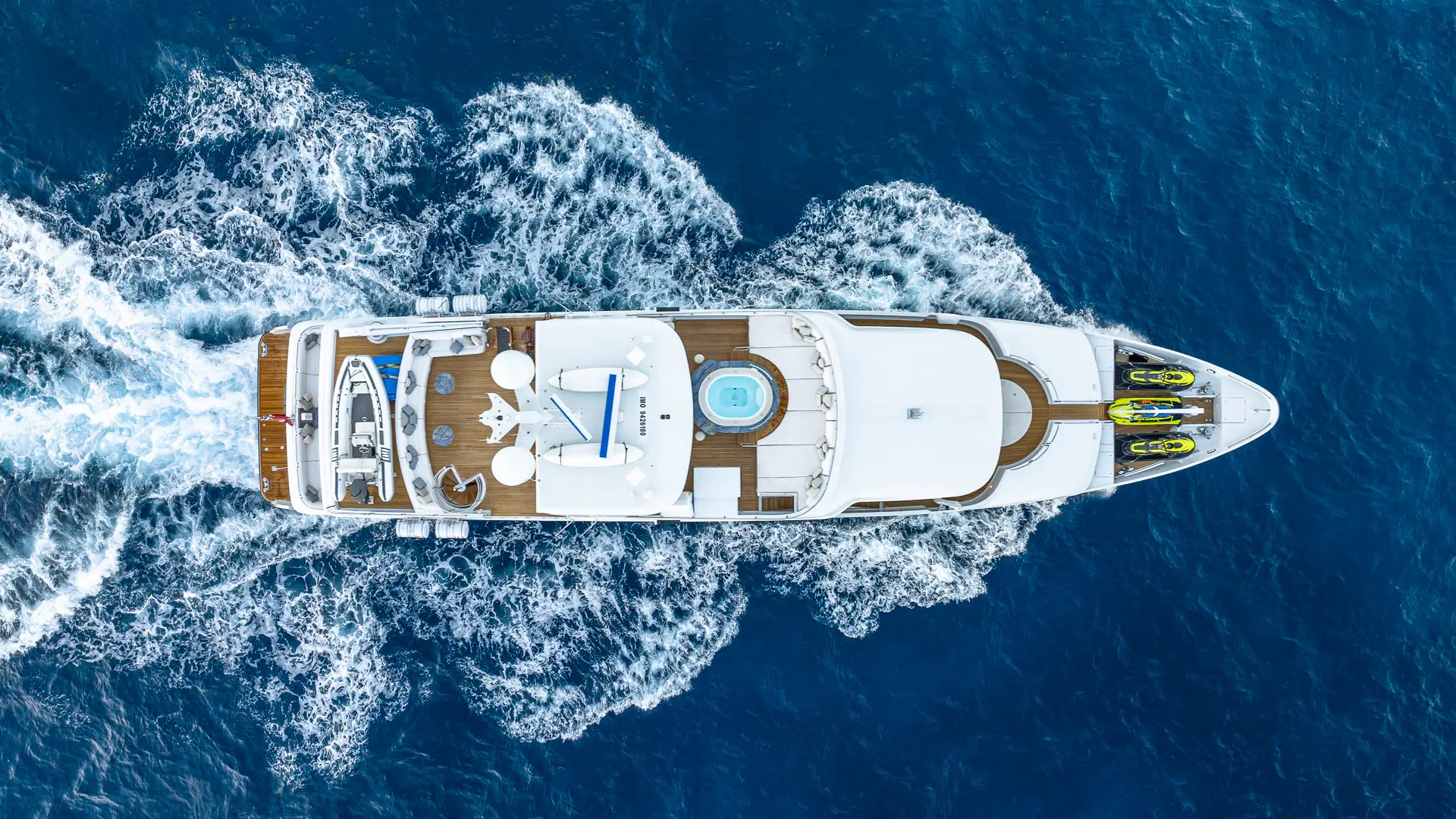 102 Luxury yacht MILESTONE.jpg