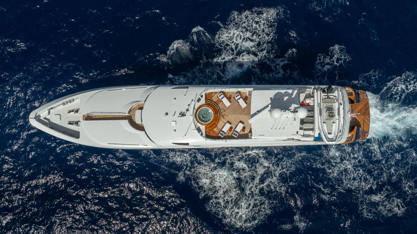 102 Luxury yacht MISS CHRISTINE.jpg