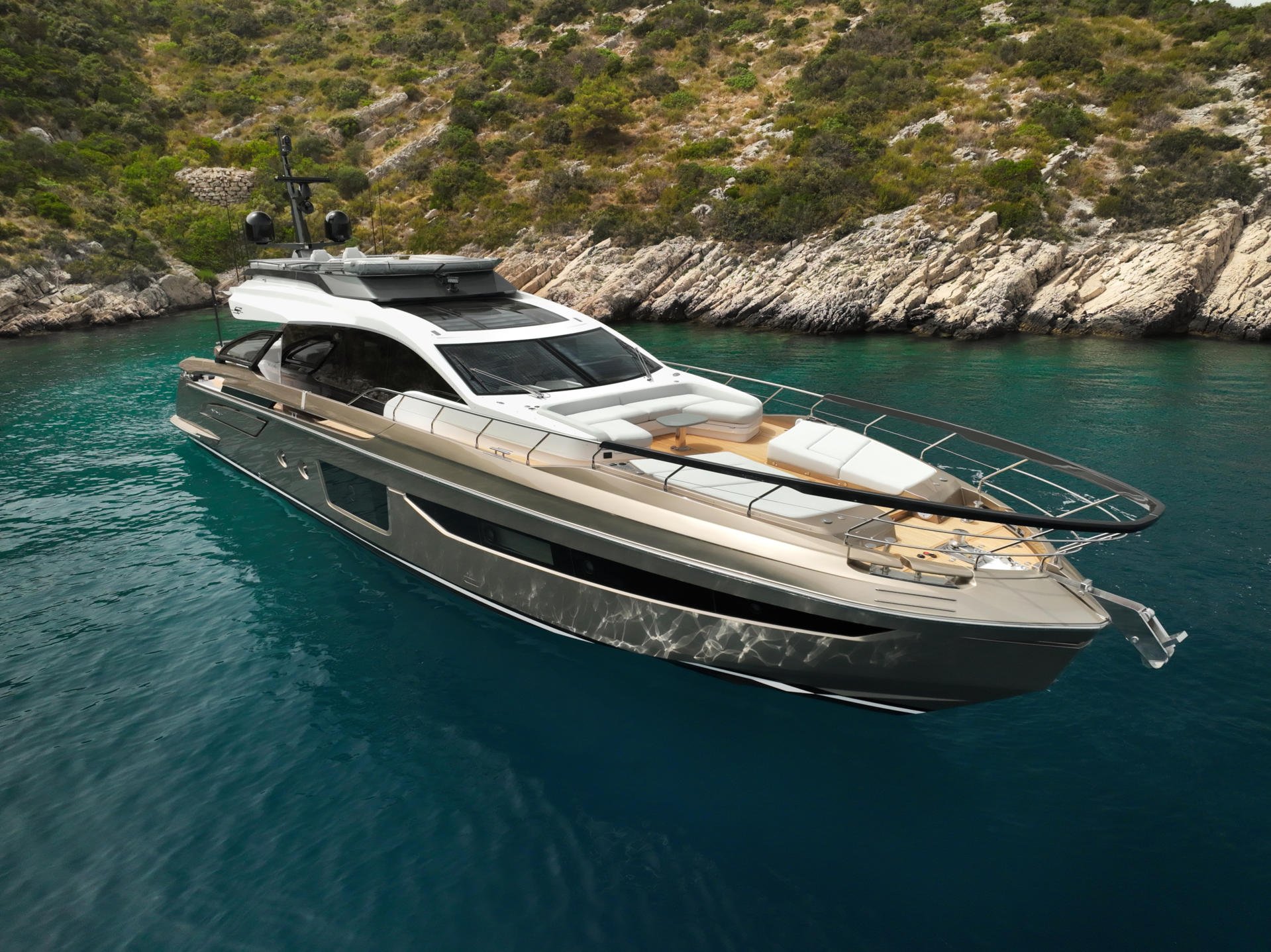 102 Luxury yacht MYNE.jpg