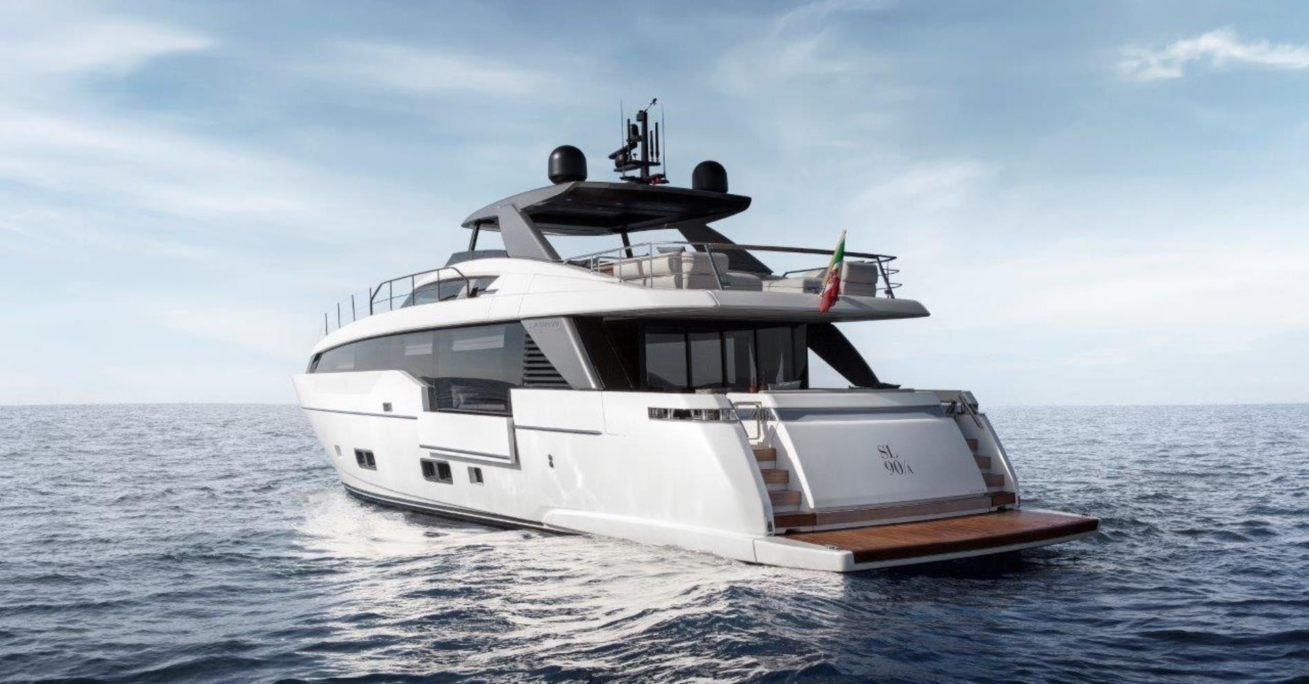 102 Luxury yacht NOTYNOG (sistership).jpg