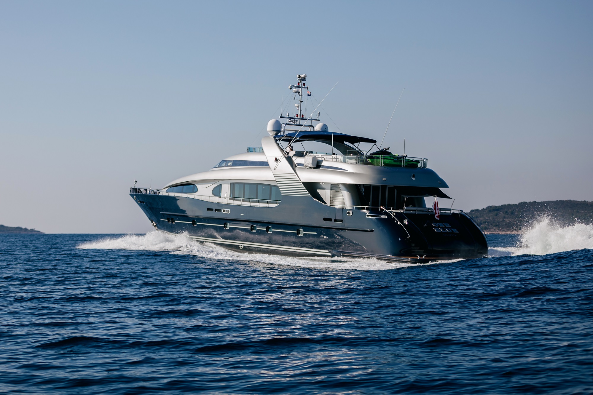 102 Luxury yacht ONE BLUE.jpg