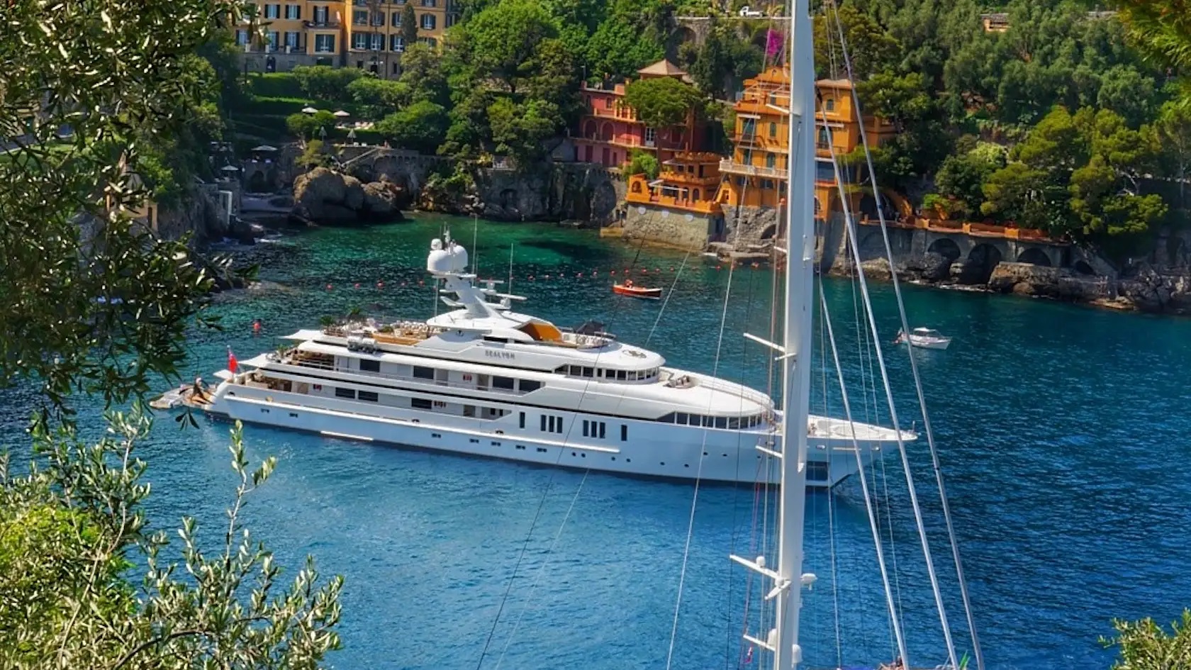 102 Luxury yacht SEALION.jpg