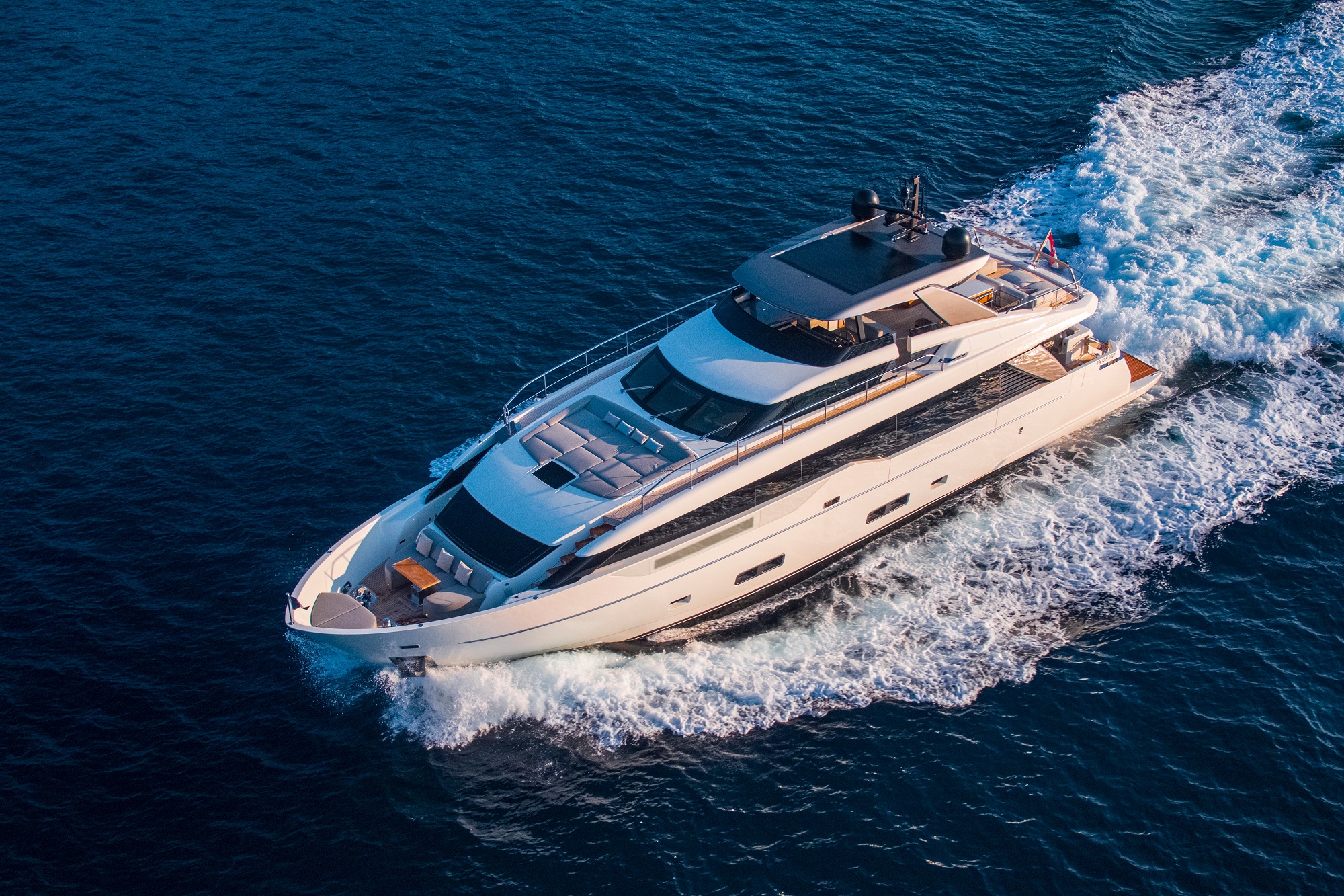 102 Luxury yacht SEVEN.jpg