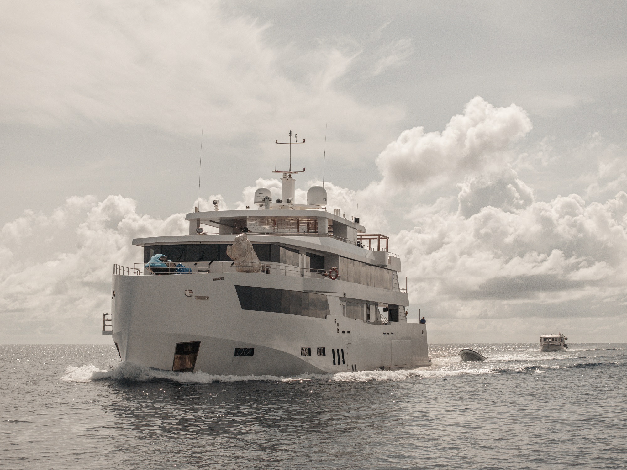 102 Luxury yacht WHITE PEARL.jpg