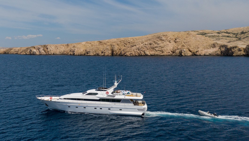102 Motor yacht BORA BORA.jpg