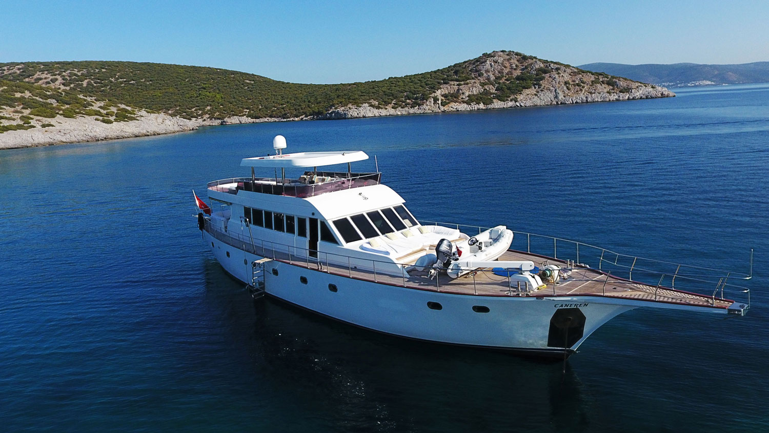 102 Motor yacht CANEREN.jpg
