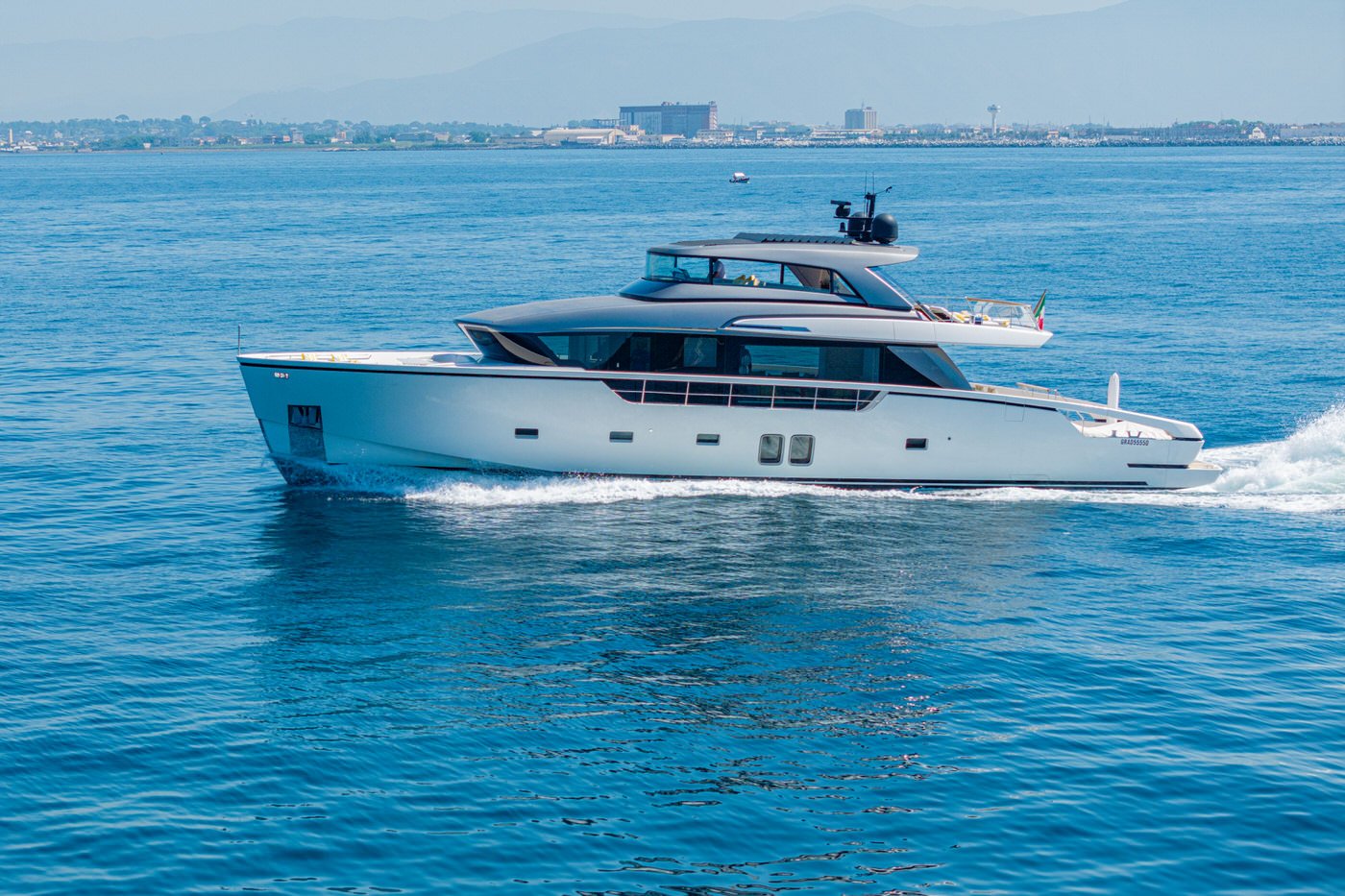 102 Motor yacht DANIDA.jpg