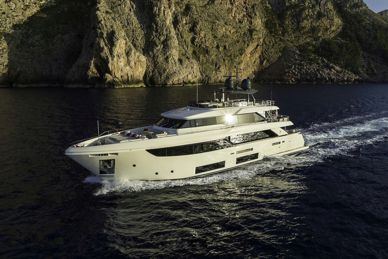 102 Motor yacht DIANA II.jpg