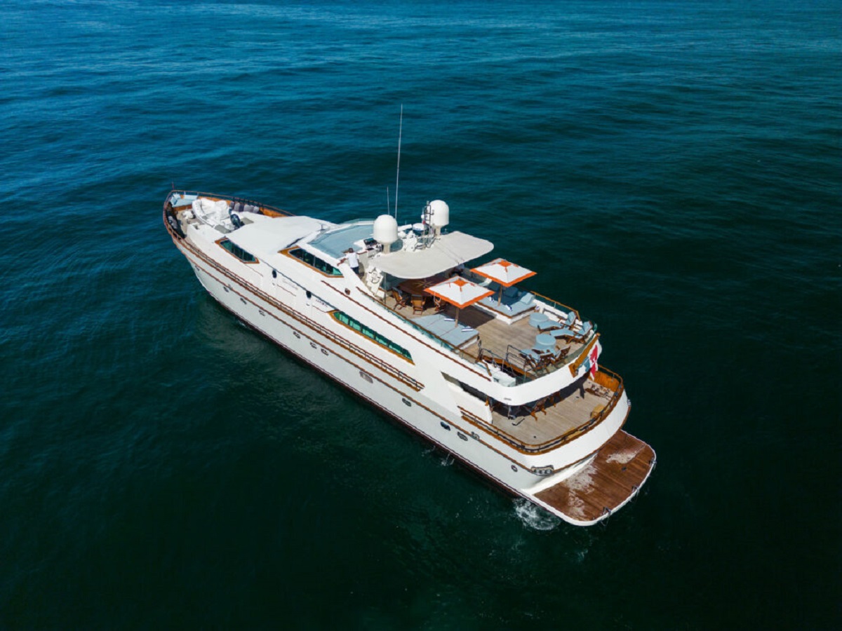102 Motor yacht DISCO VOLANTE.jpg