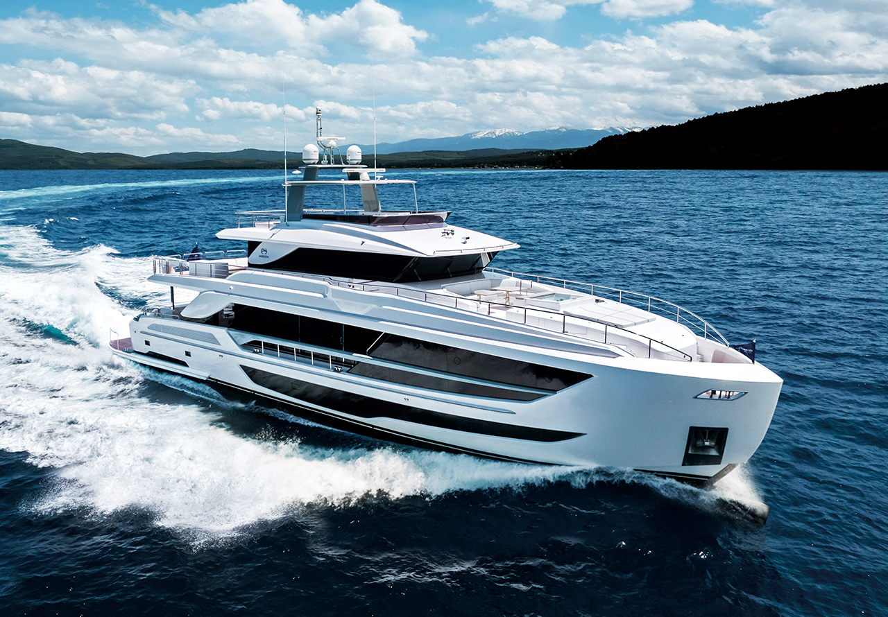 102 Motor yacht FREEDOM.jpg