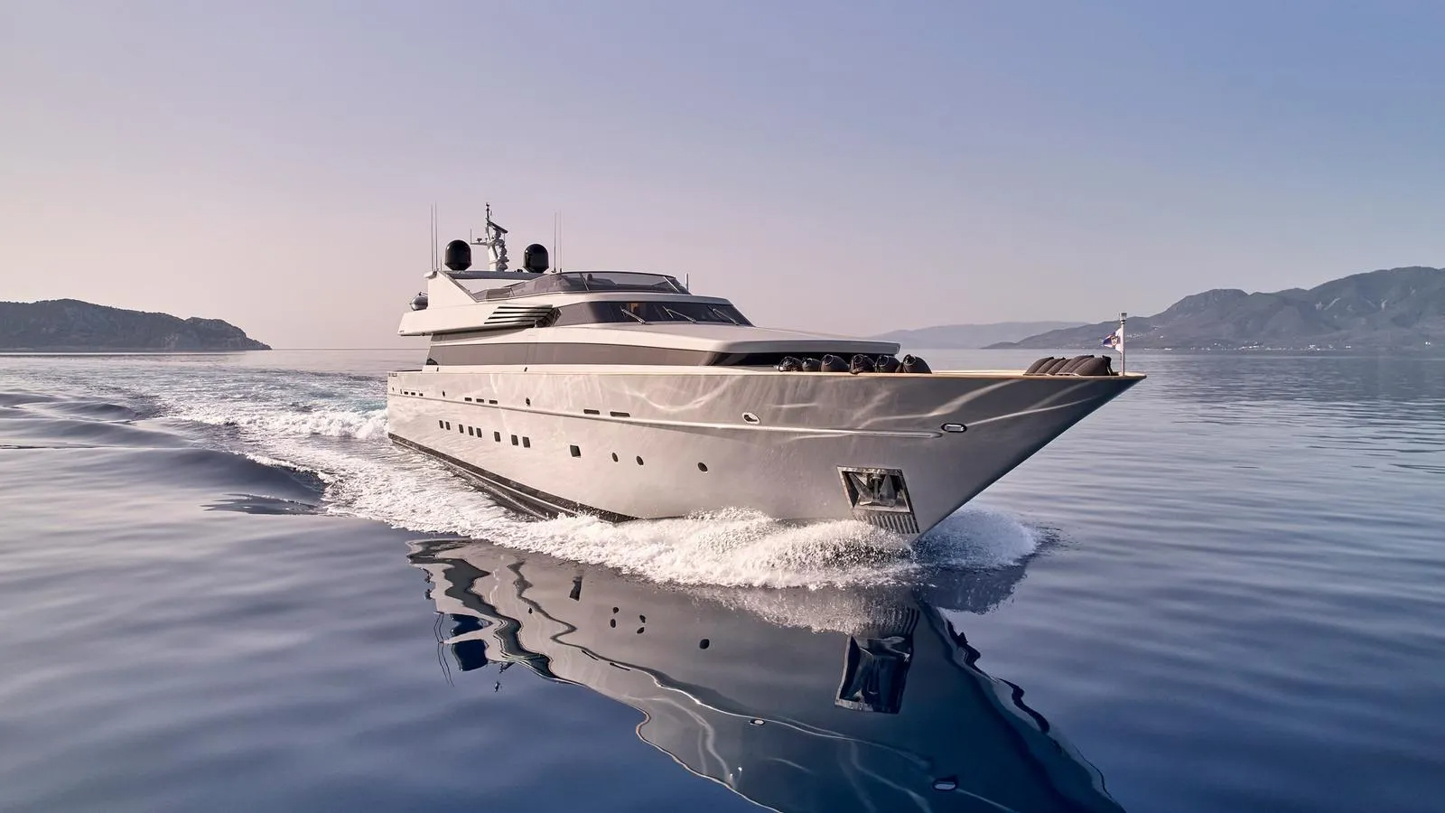 102 Motor yacht KINTARO.jpg