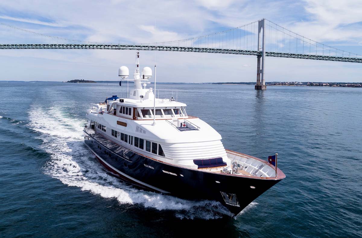 102 Motor yacht LADY VICTORIA.jpg