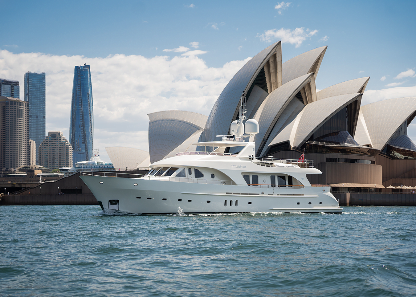 102 Motor yacht LITTLE PERLE.png