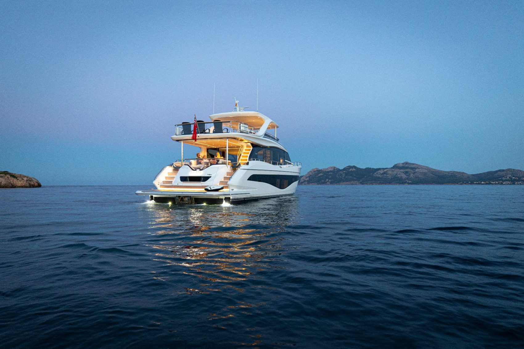 102 Motor yacht LUMI.jpg