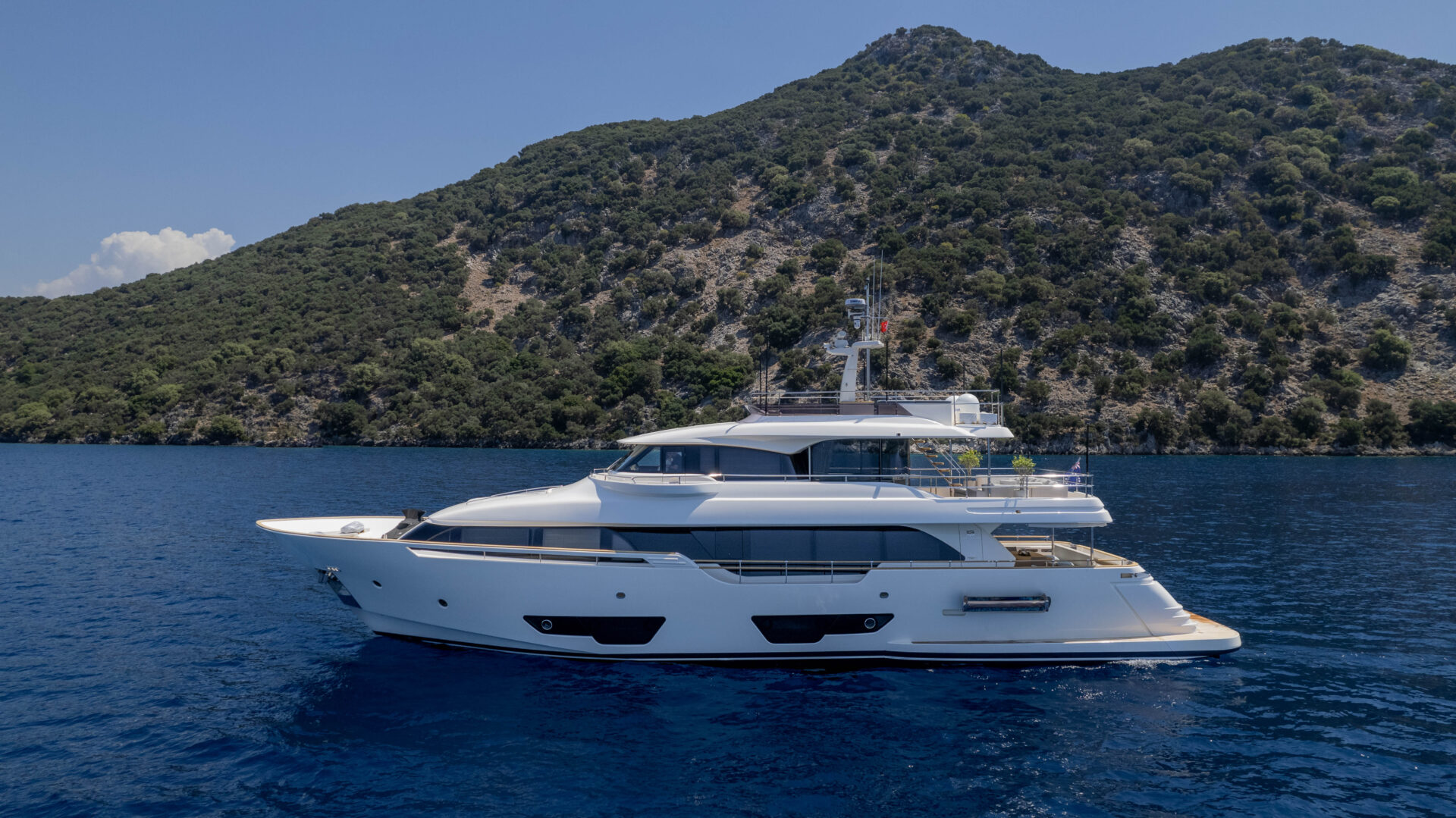 102 Motor yacht MILENA.jpg