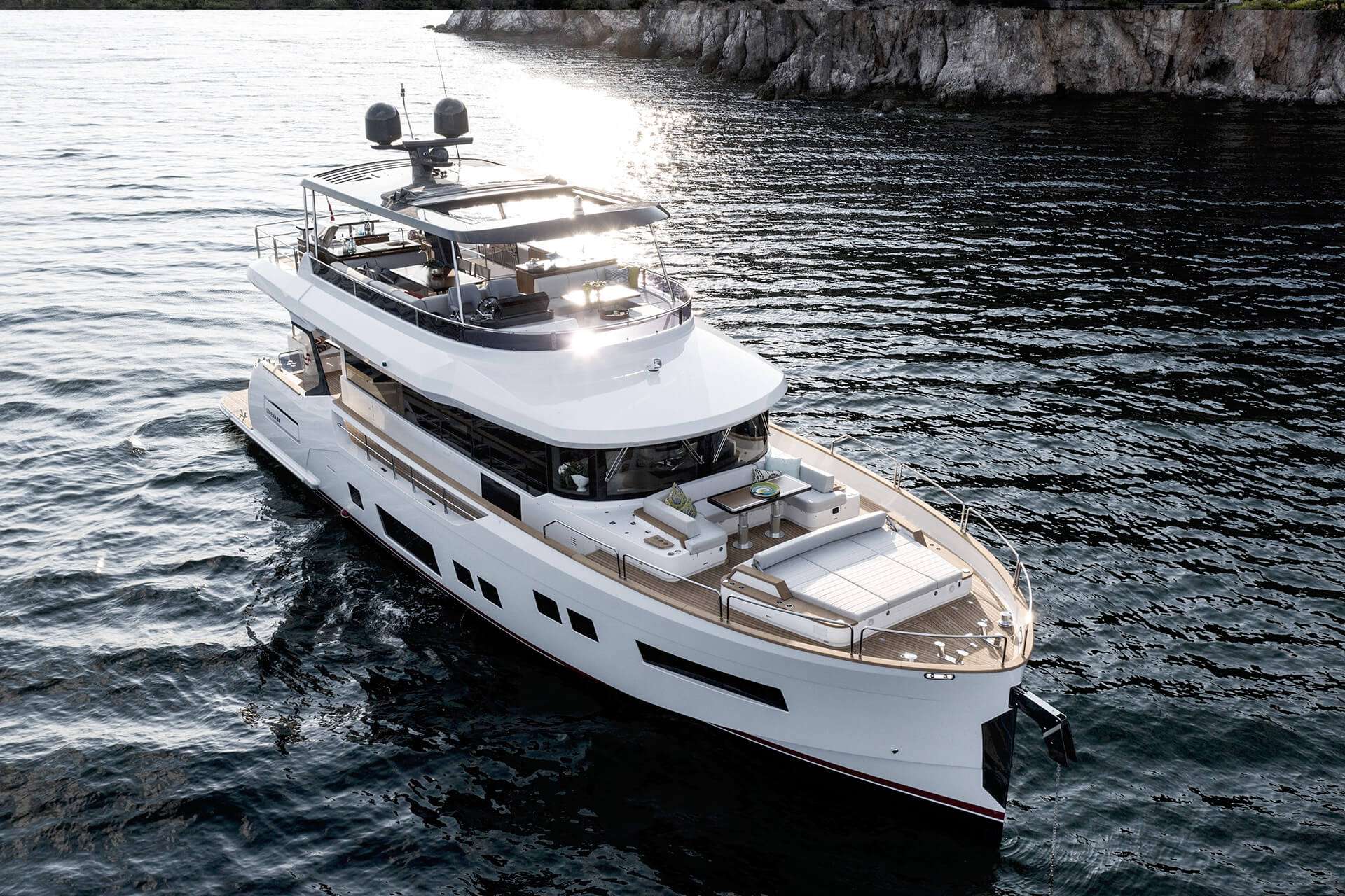 102 Motor yacht NORMAN'S T4.jpg