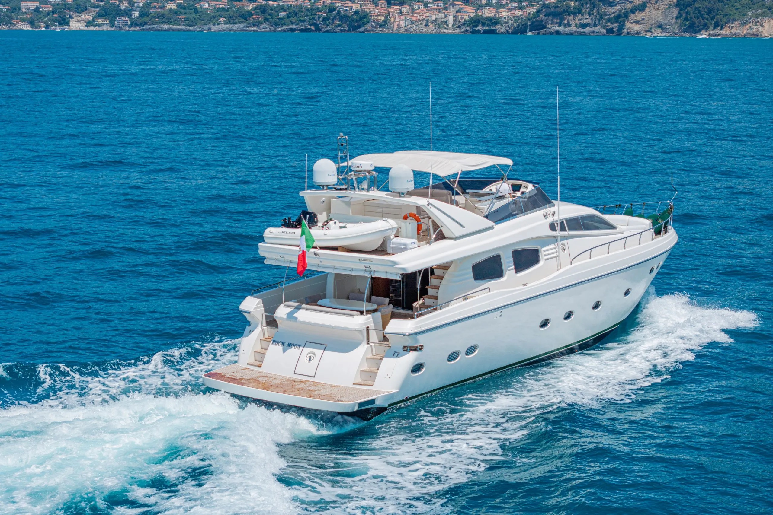 102 Motor yacht ROCK MOON.jpg