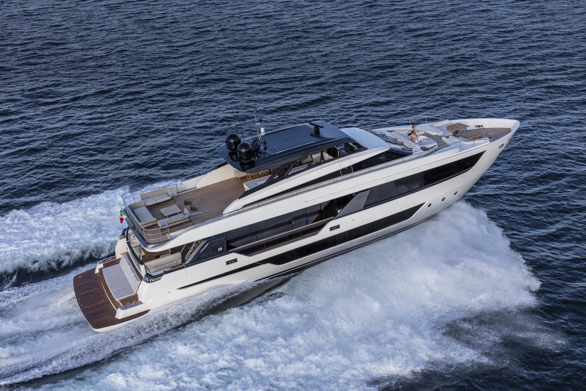 102 Motor yacht SPICA (sistership).jpg