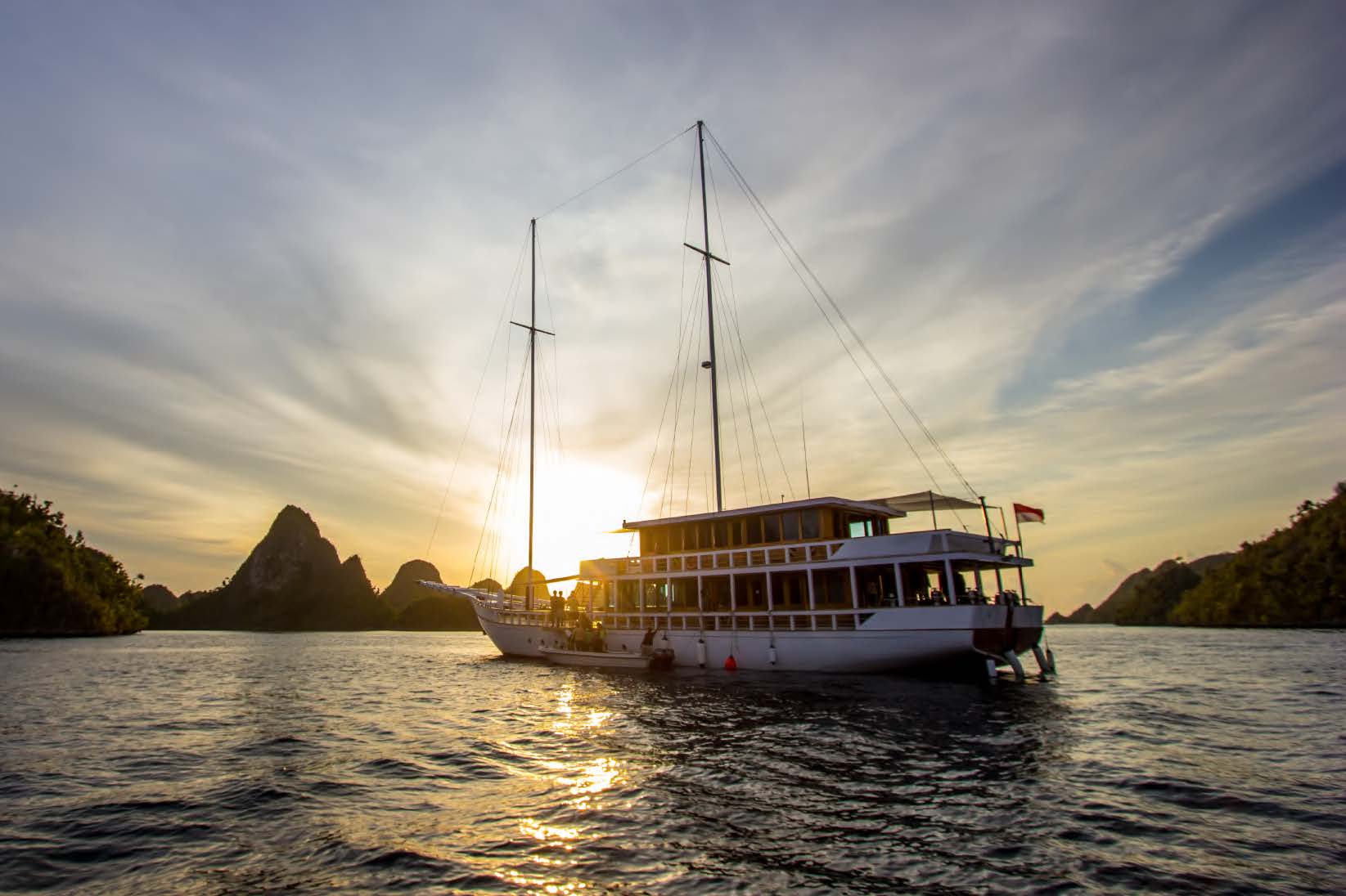 102 Sailing yacht FENIDES.jpg