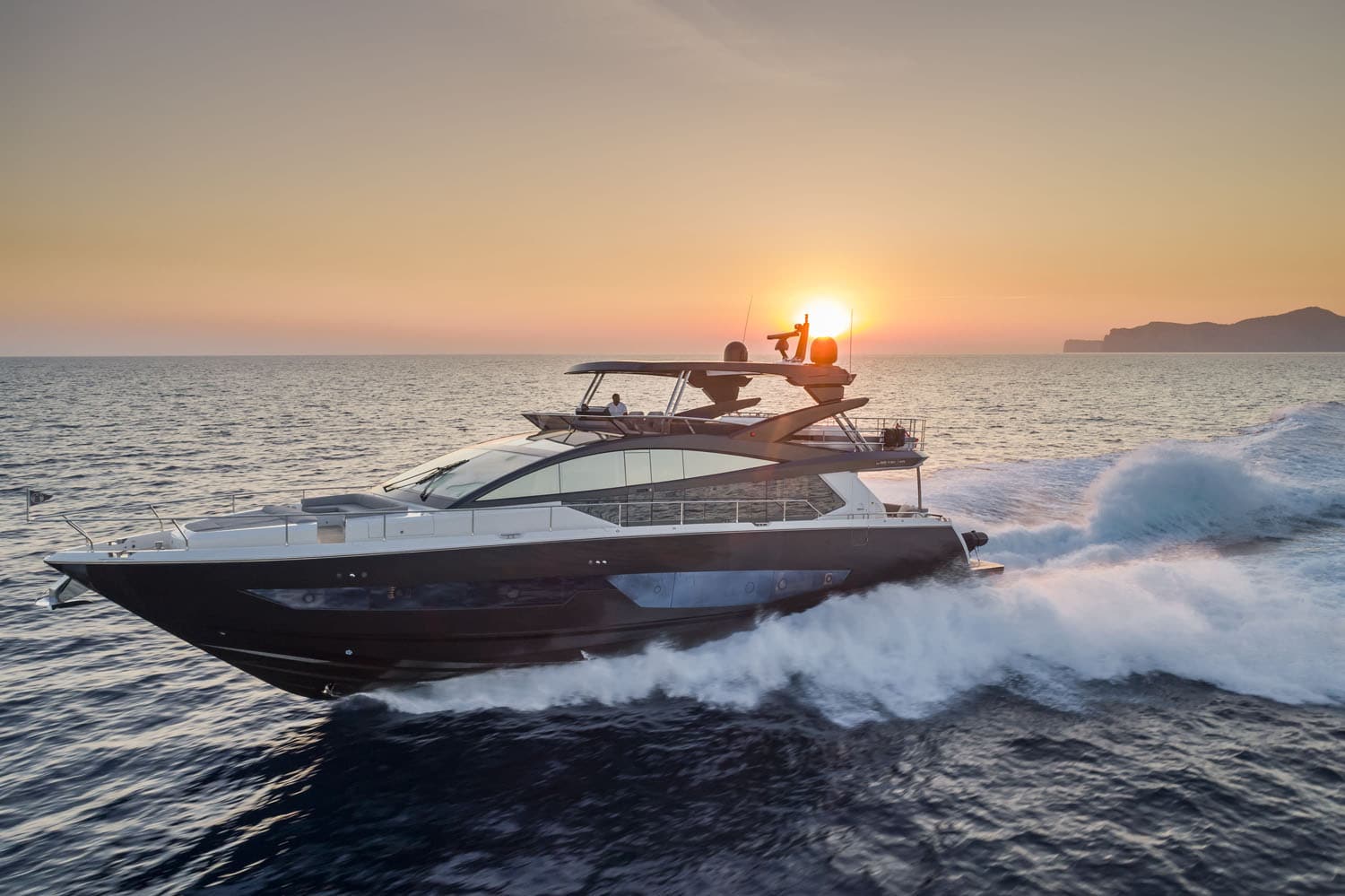 102 Superyacht OMNIA.jpg