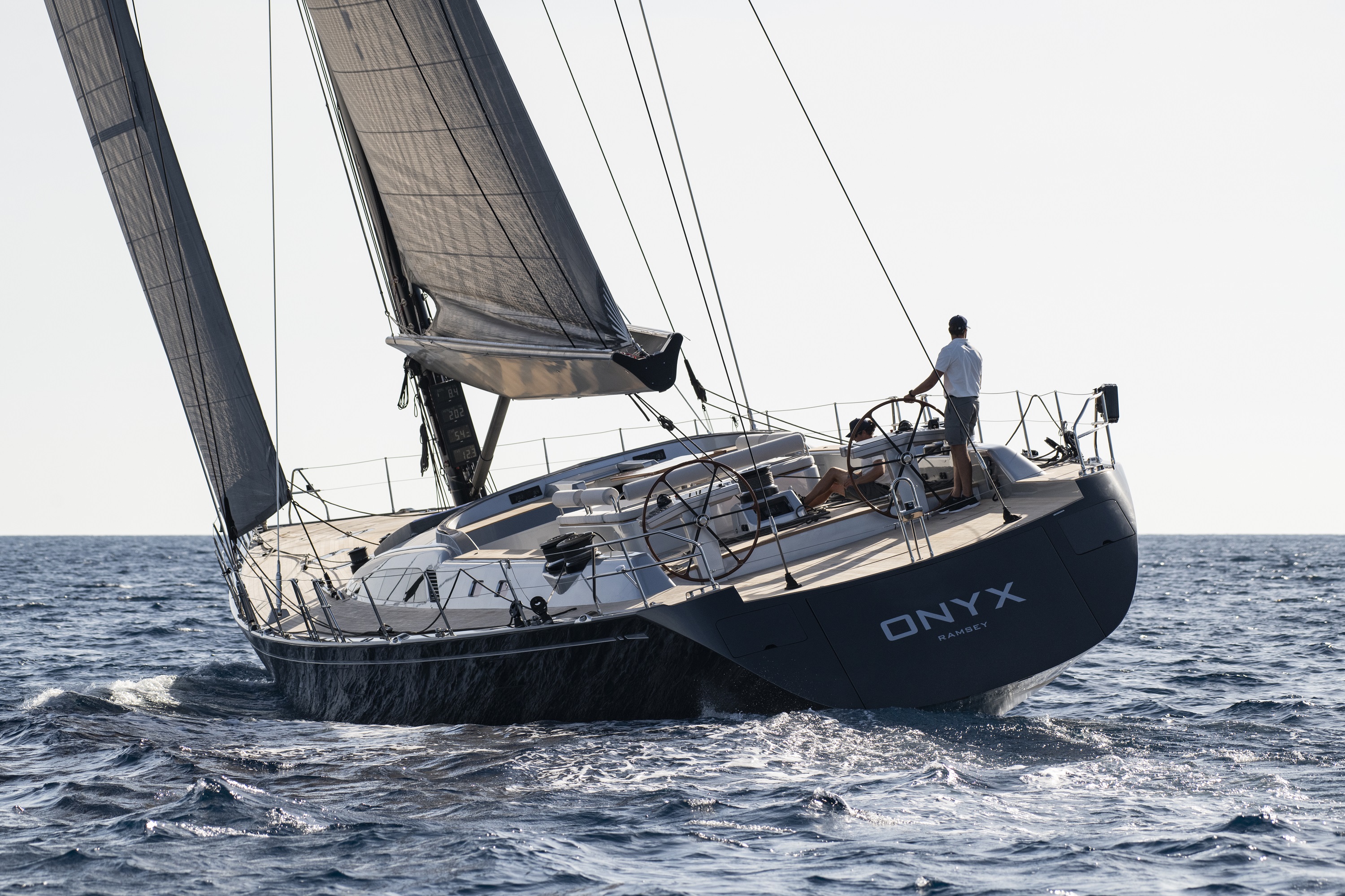 102 Superyacht ONYX.jpg