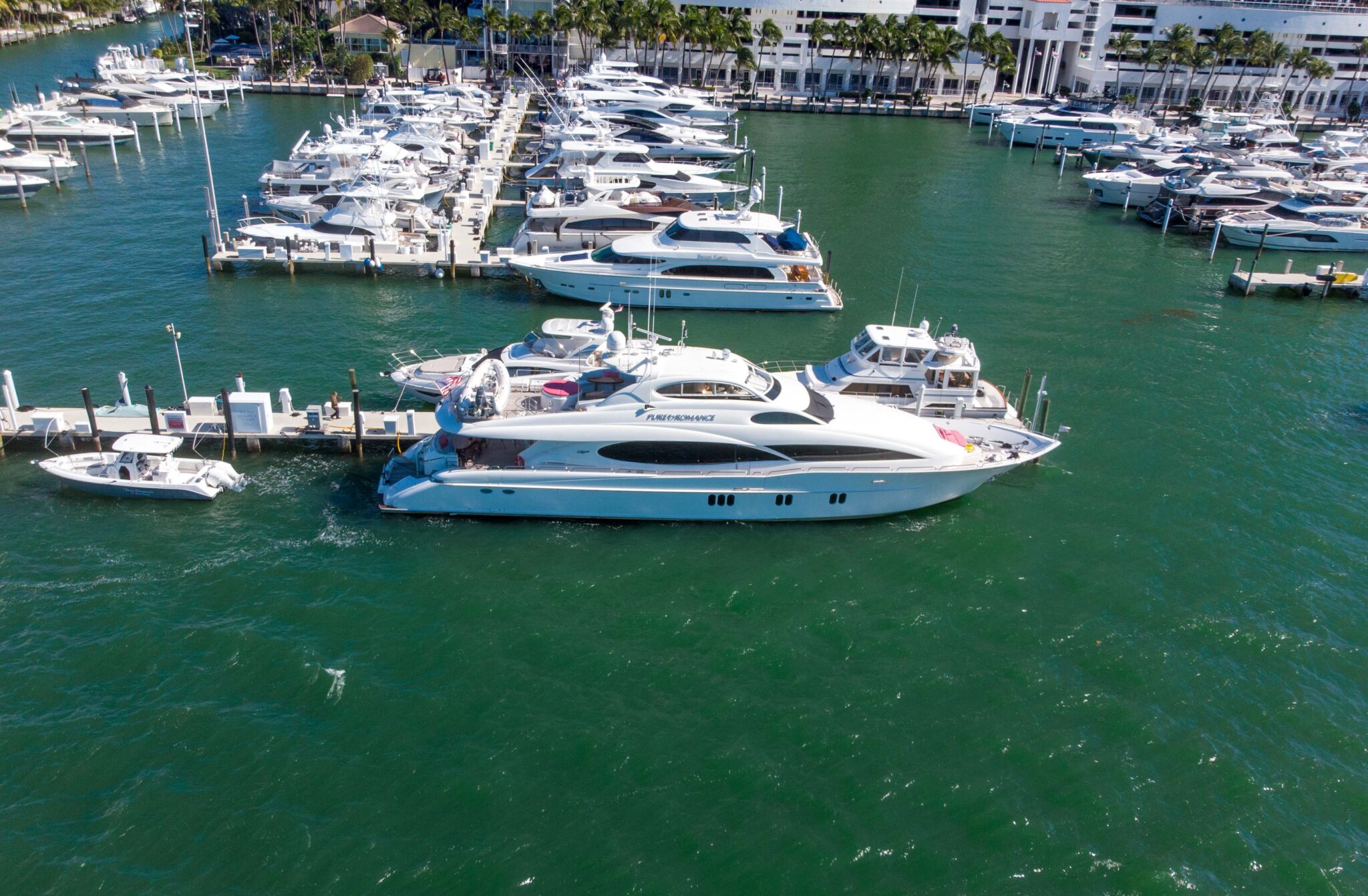 102 Superyacht PURE ROMANCE.jpg