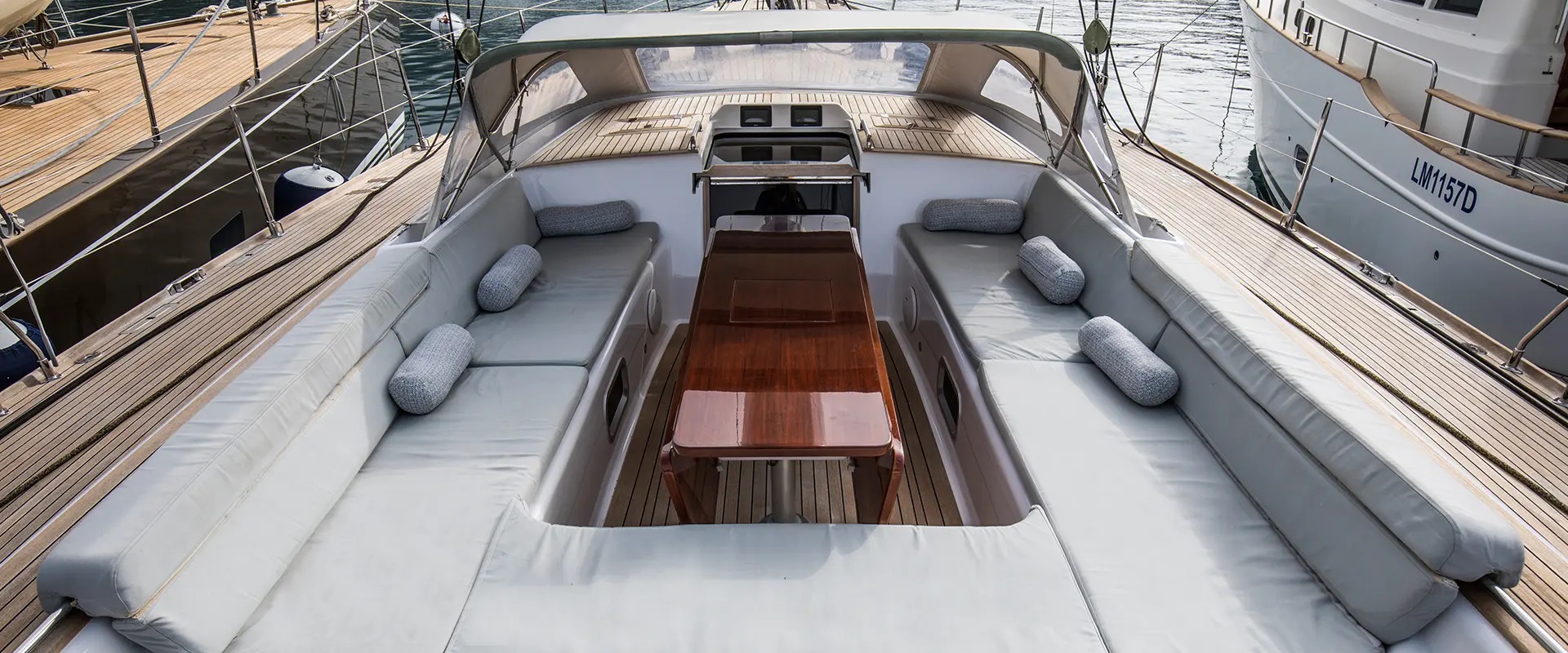 103 Cockpit of superyacht ARIA (ex. Ocean Horse).jpg