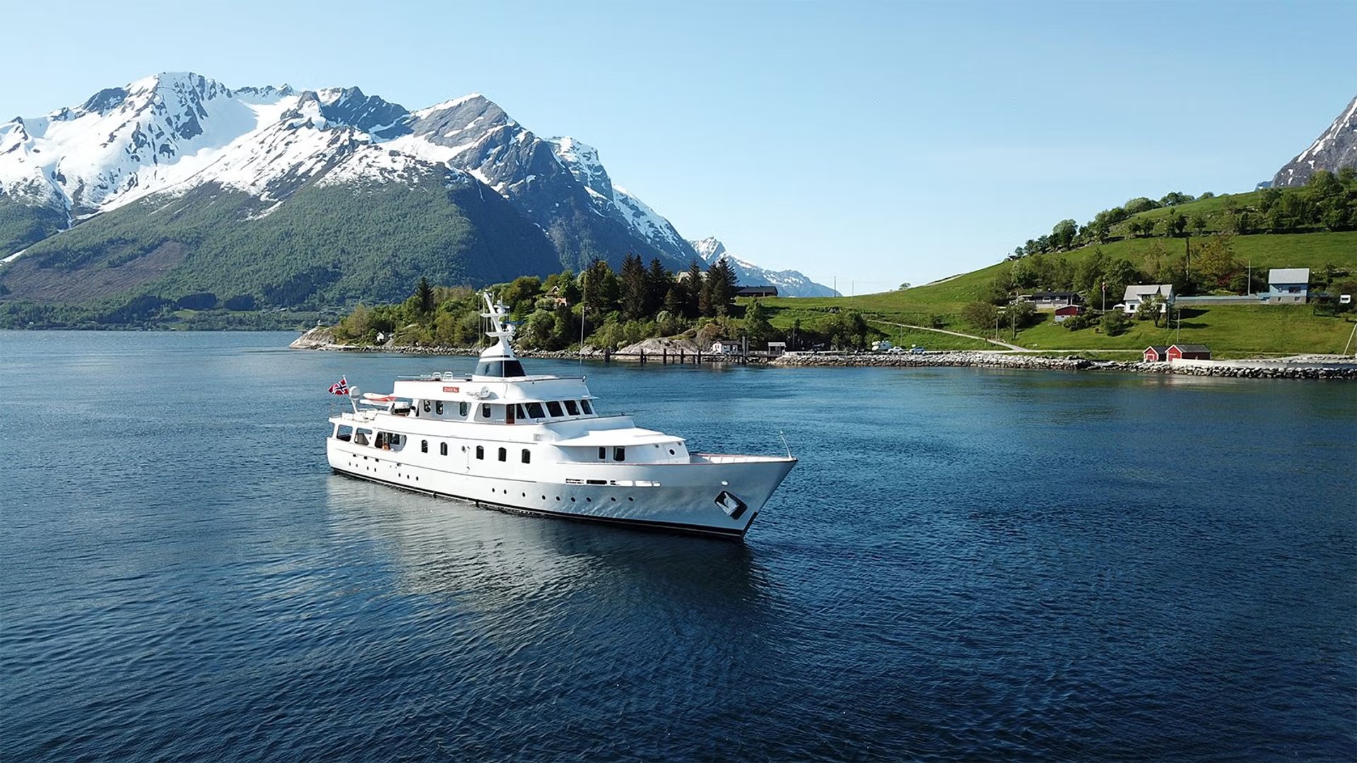 103 Luxury yacht CHANTAL.jpg