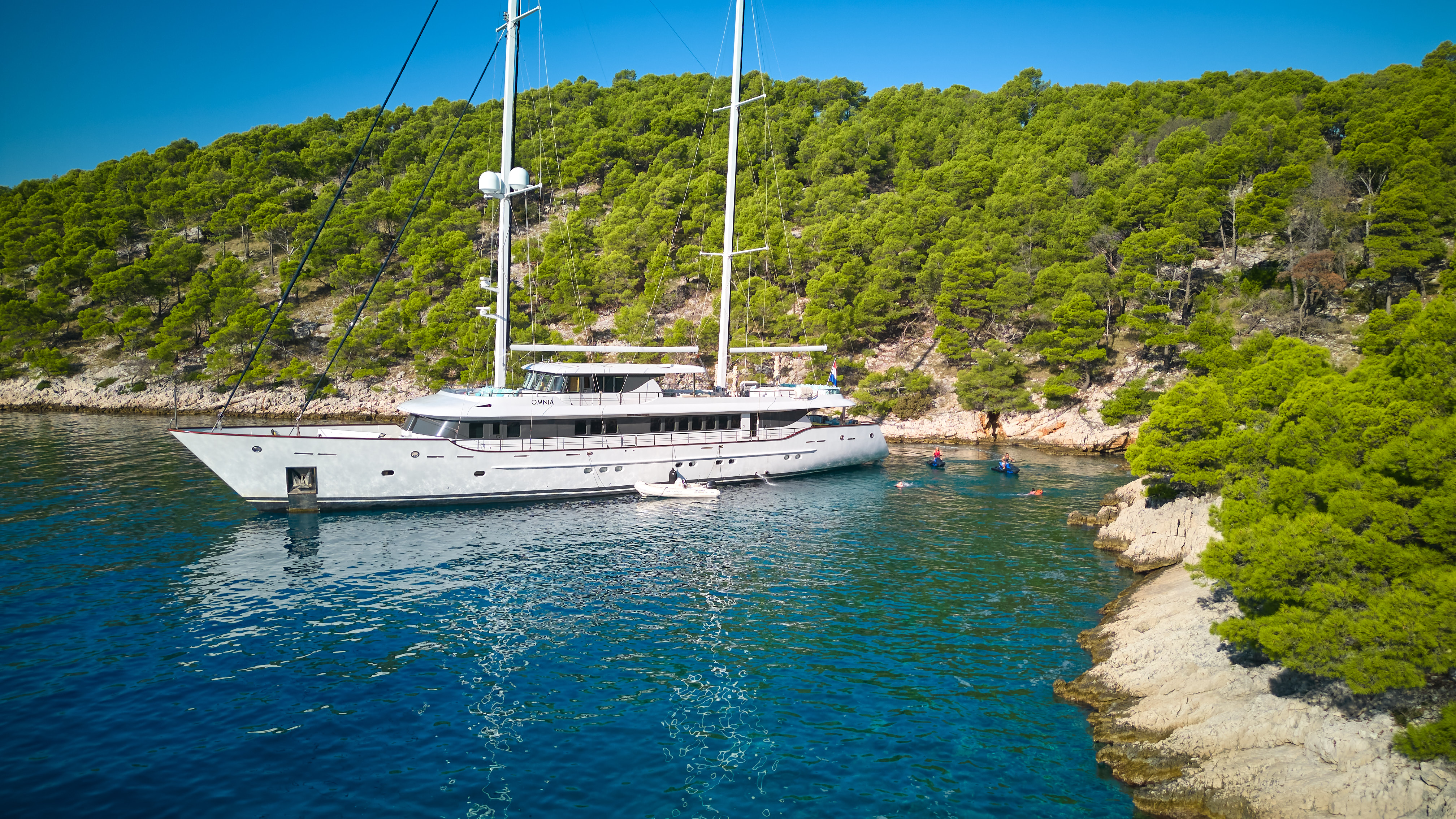 103 Luxury yacht OMNIA.jpg