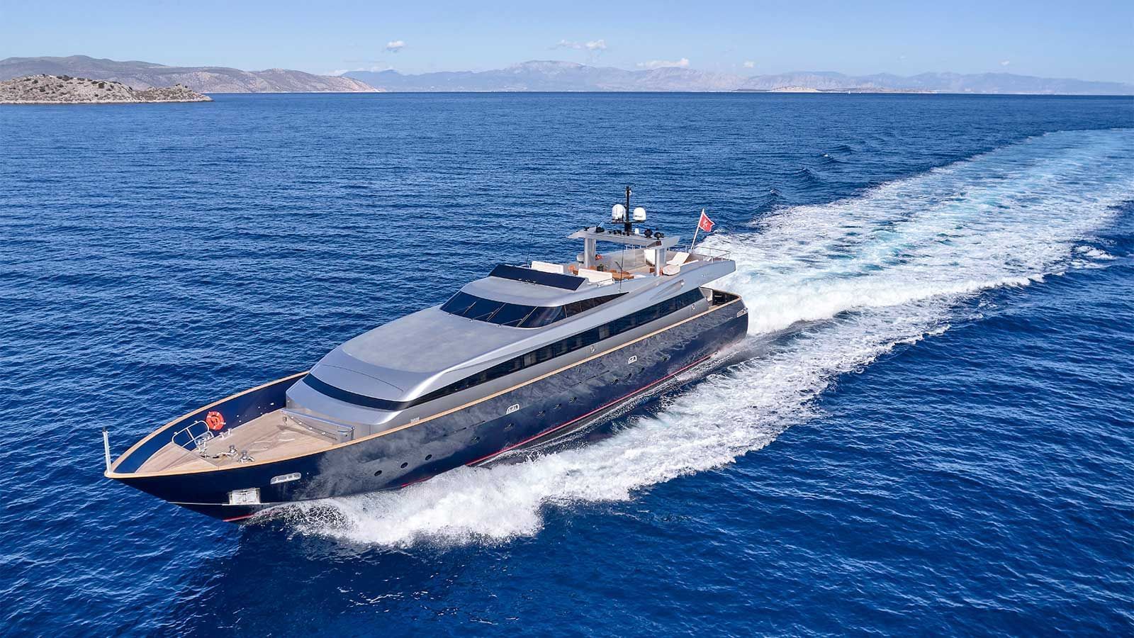103 Motor yacht AMICI PER SEMPRE.jpg