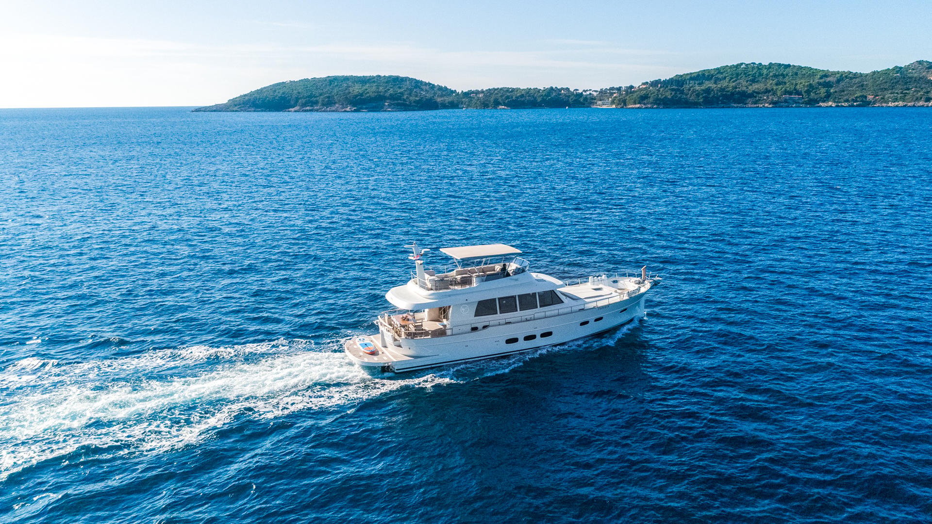 103 Motor yacht CLOUD 9.jpg