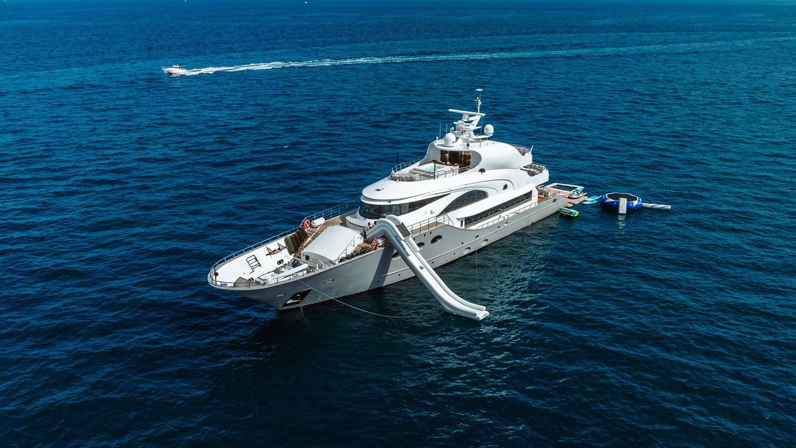 103 Motor yacht LOTUS.jpg