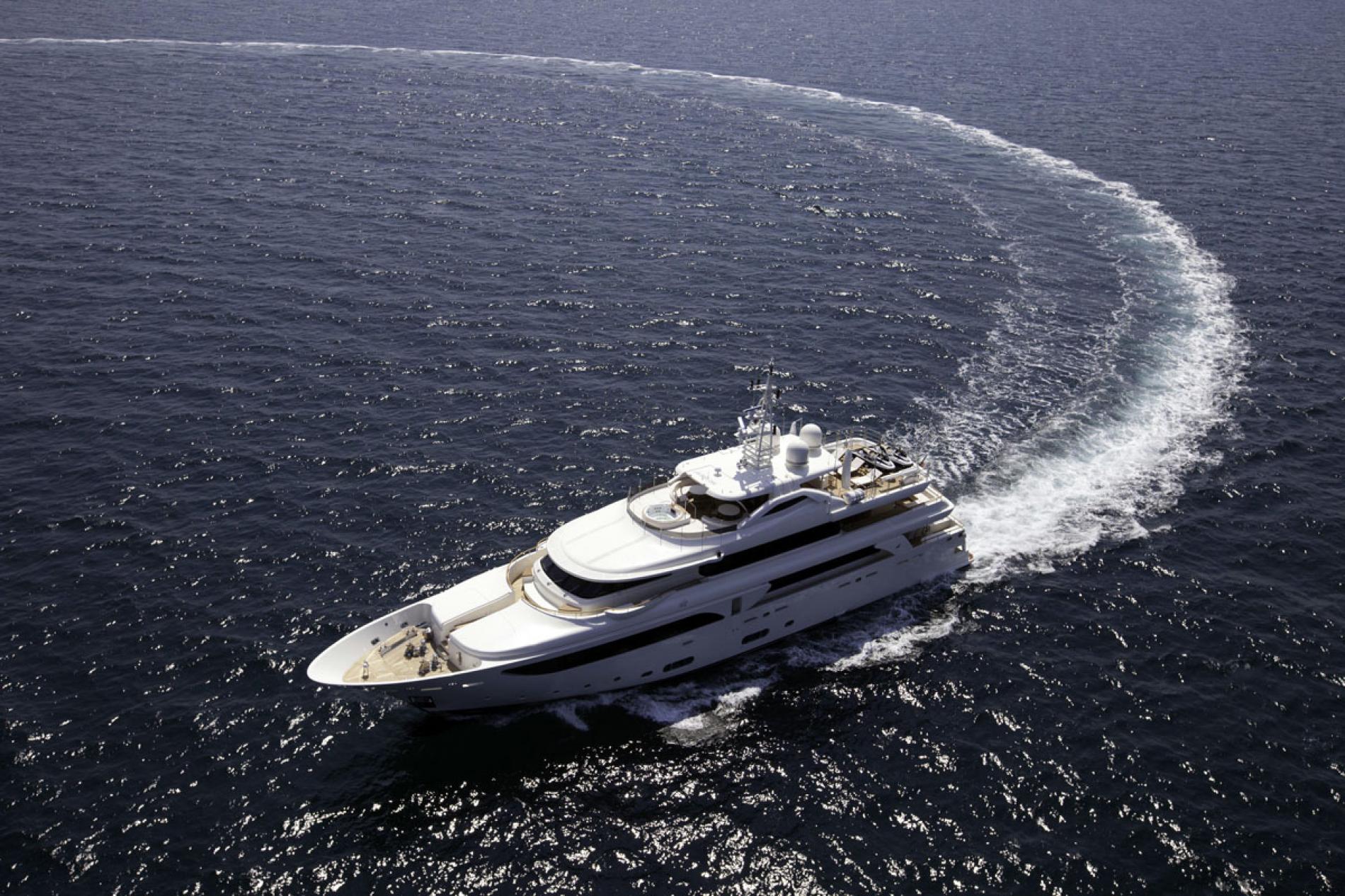 103 Motor yacht ONLY EIGHTY.jpg