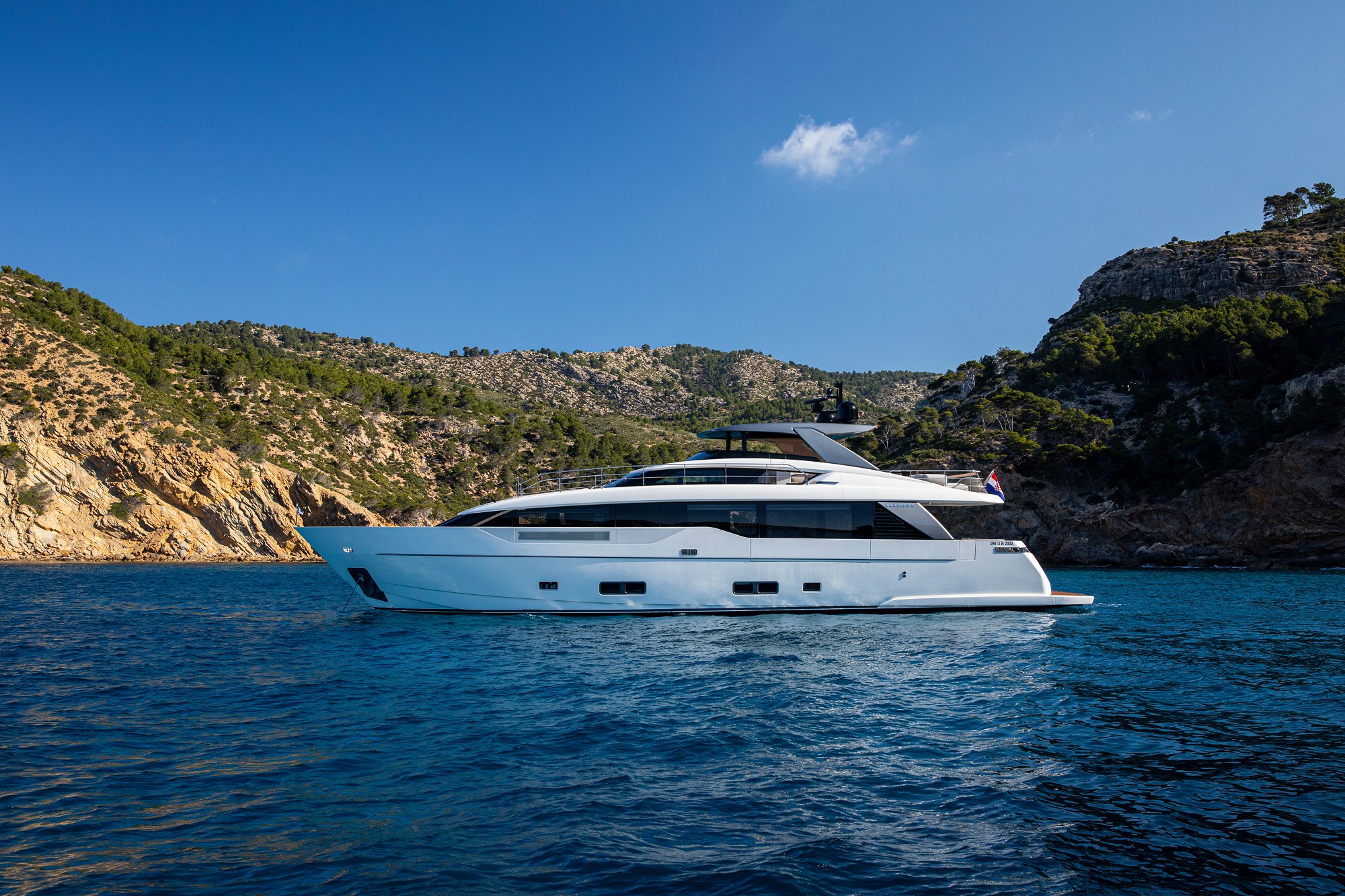 103 Motor yacht SEVEN.jpg