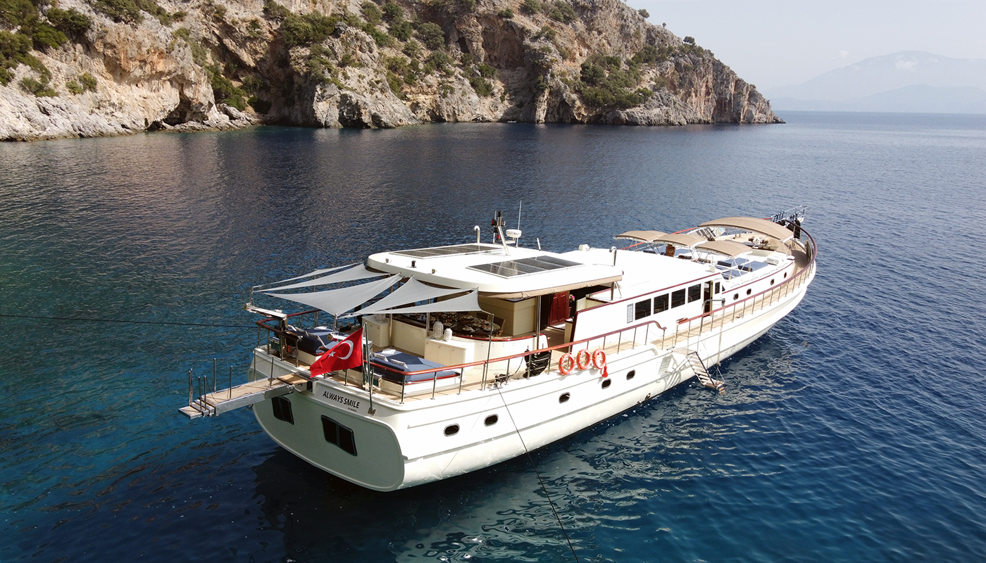 103 Superyacht ALWAYS SMILE.jpg