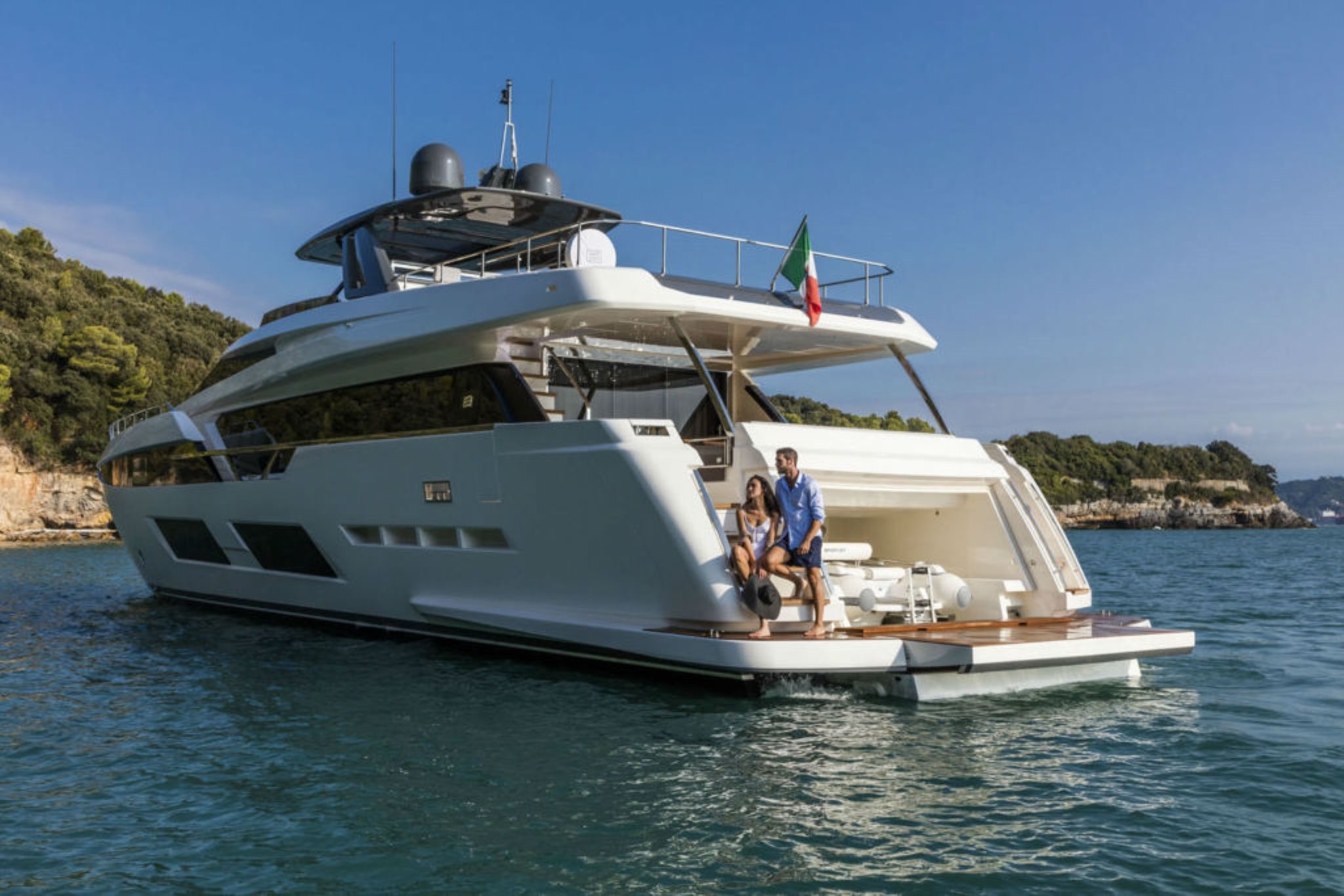 103 Superyacht DADDY'S DREAM II (sistership).jpg