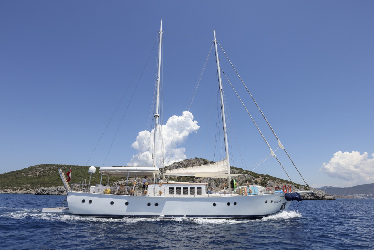 103 Superyacht GAZELLA.jpg