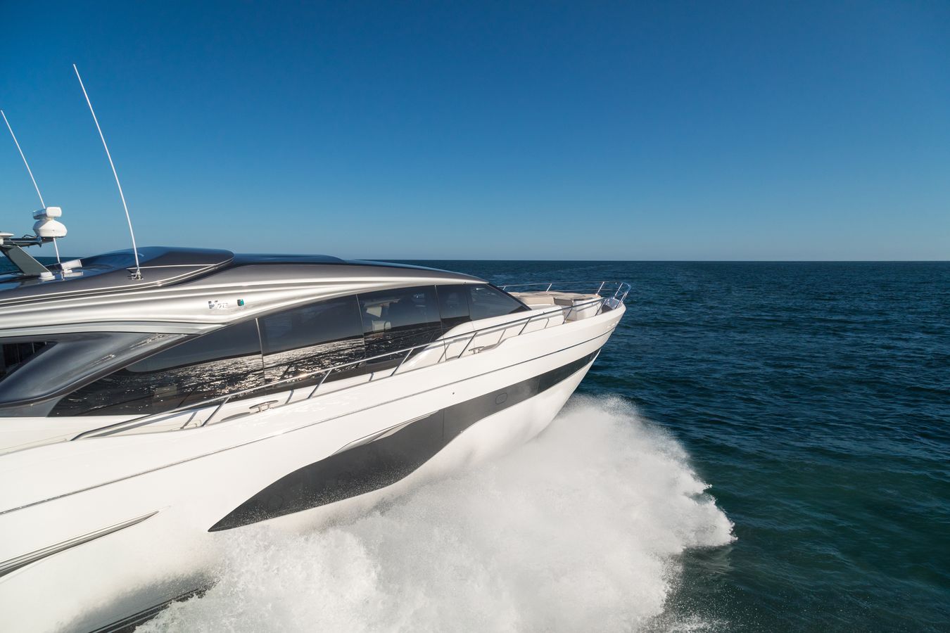 103 Superyacht HOOKED HER.jpg