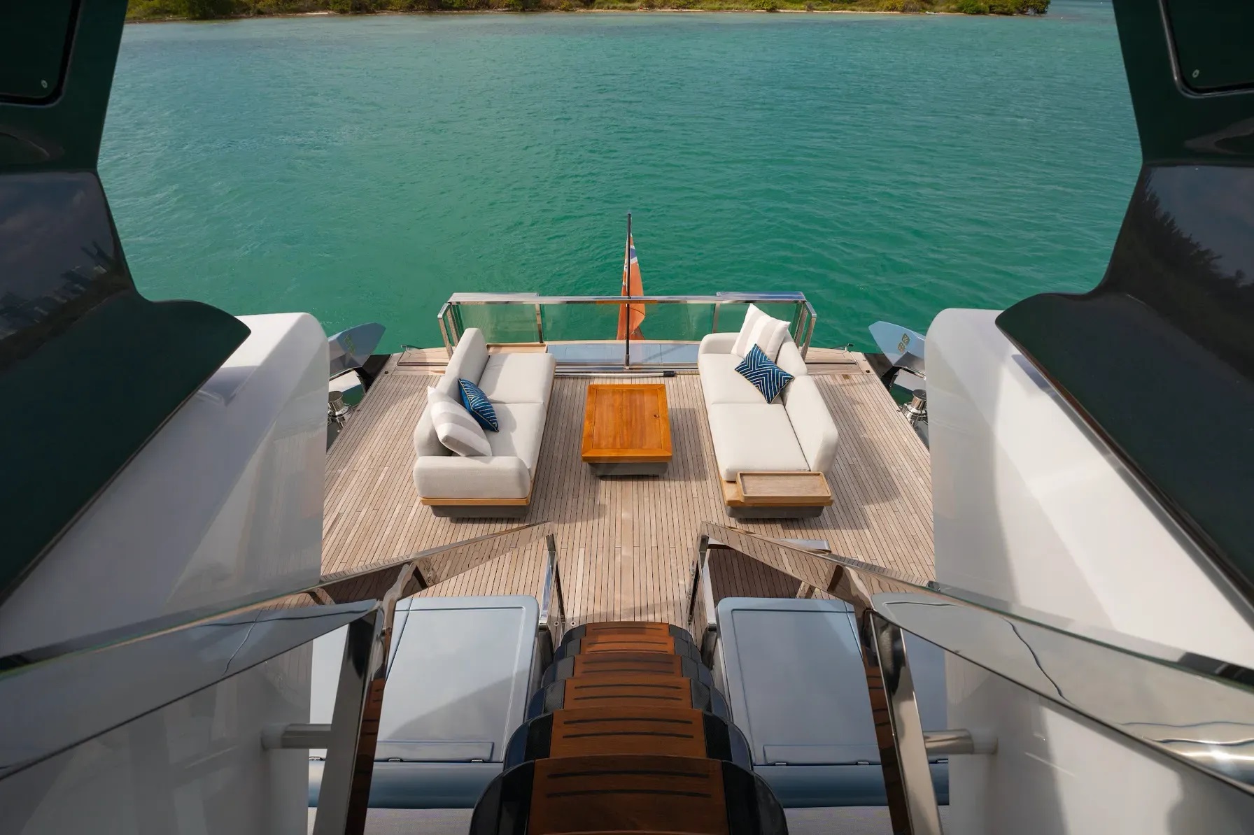 103 Superyacht LATITUDE.jpg