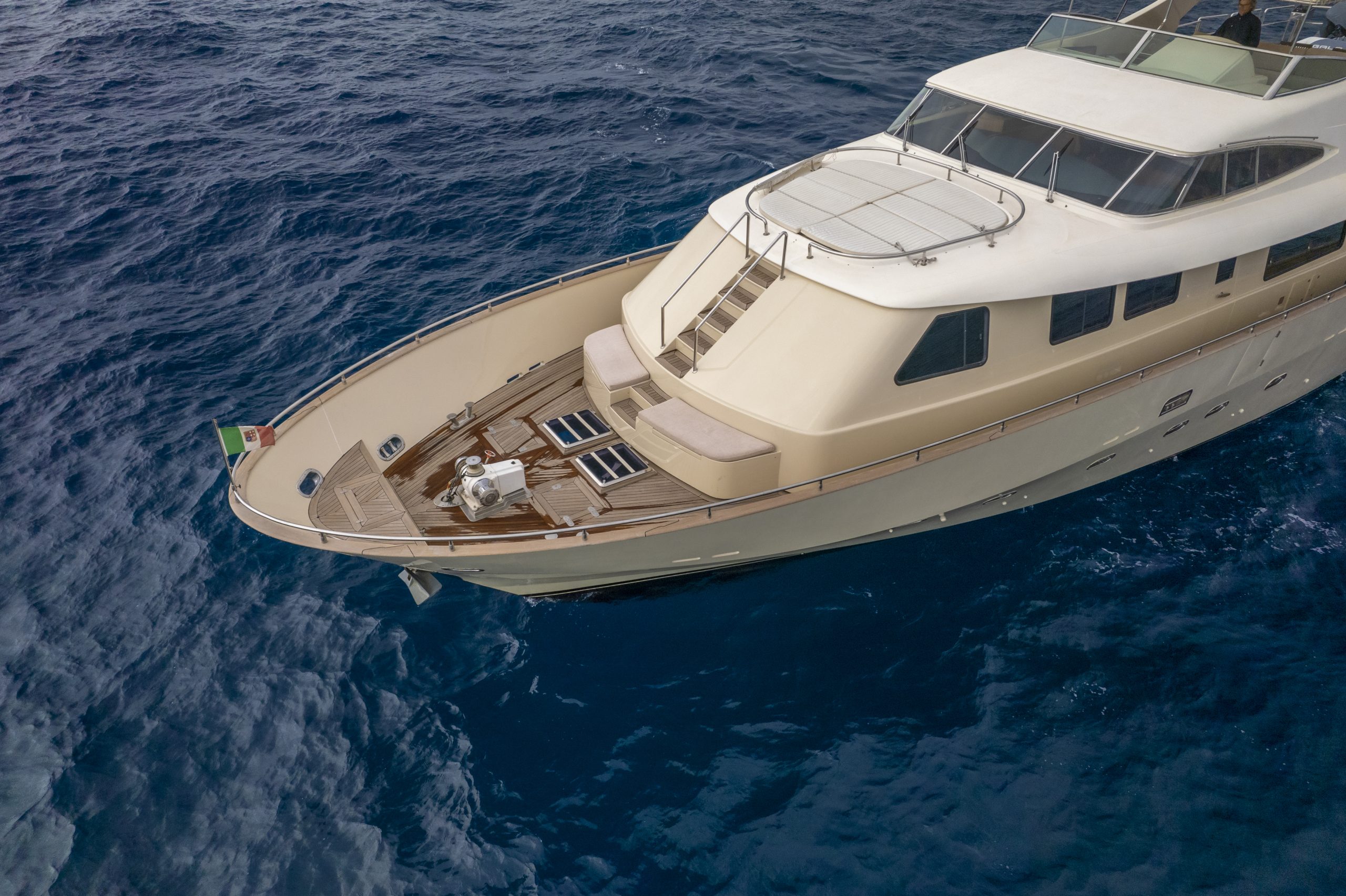 103 Superyacht NEWFIELD bow.jpg